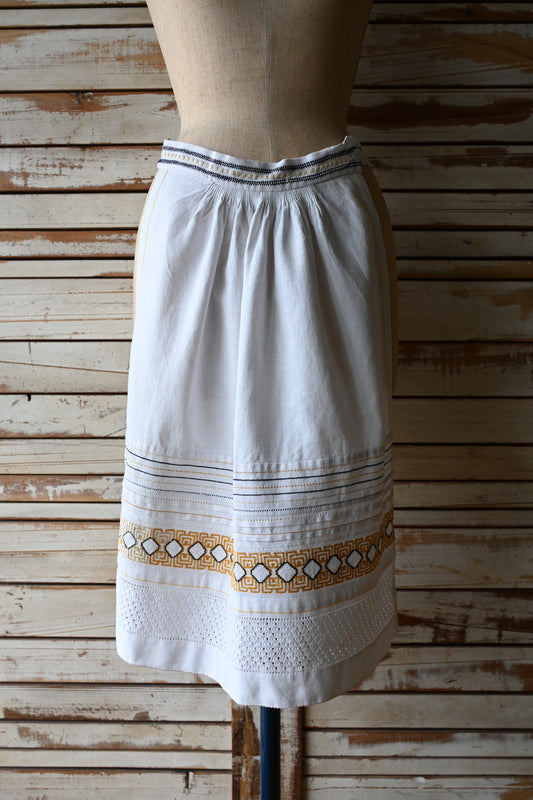 EURO Embroidery apron/MUSTARD