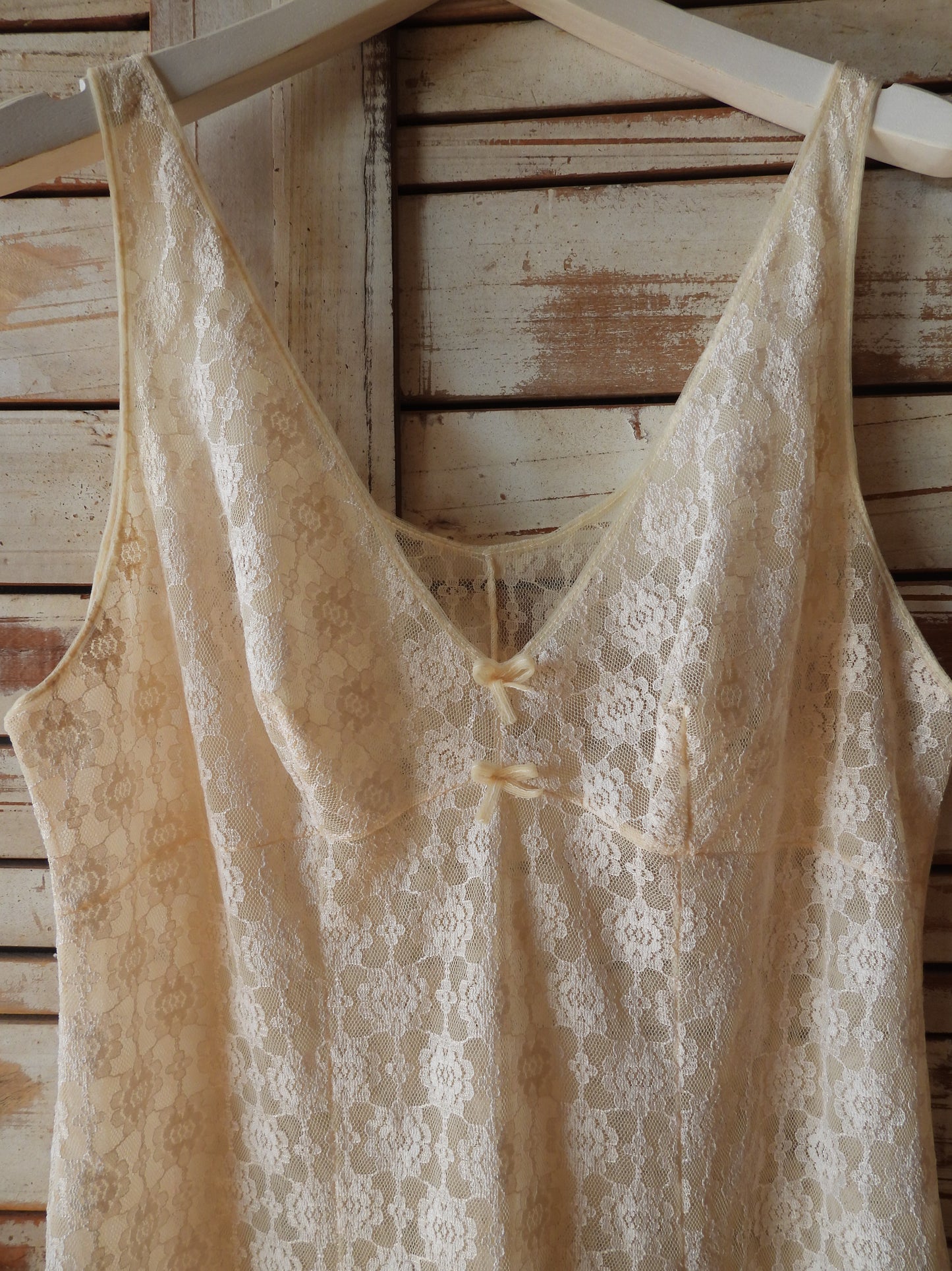 Sleeveless nighty lace dress/BEIGE