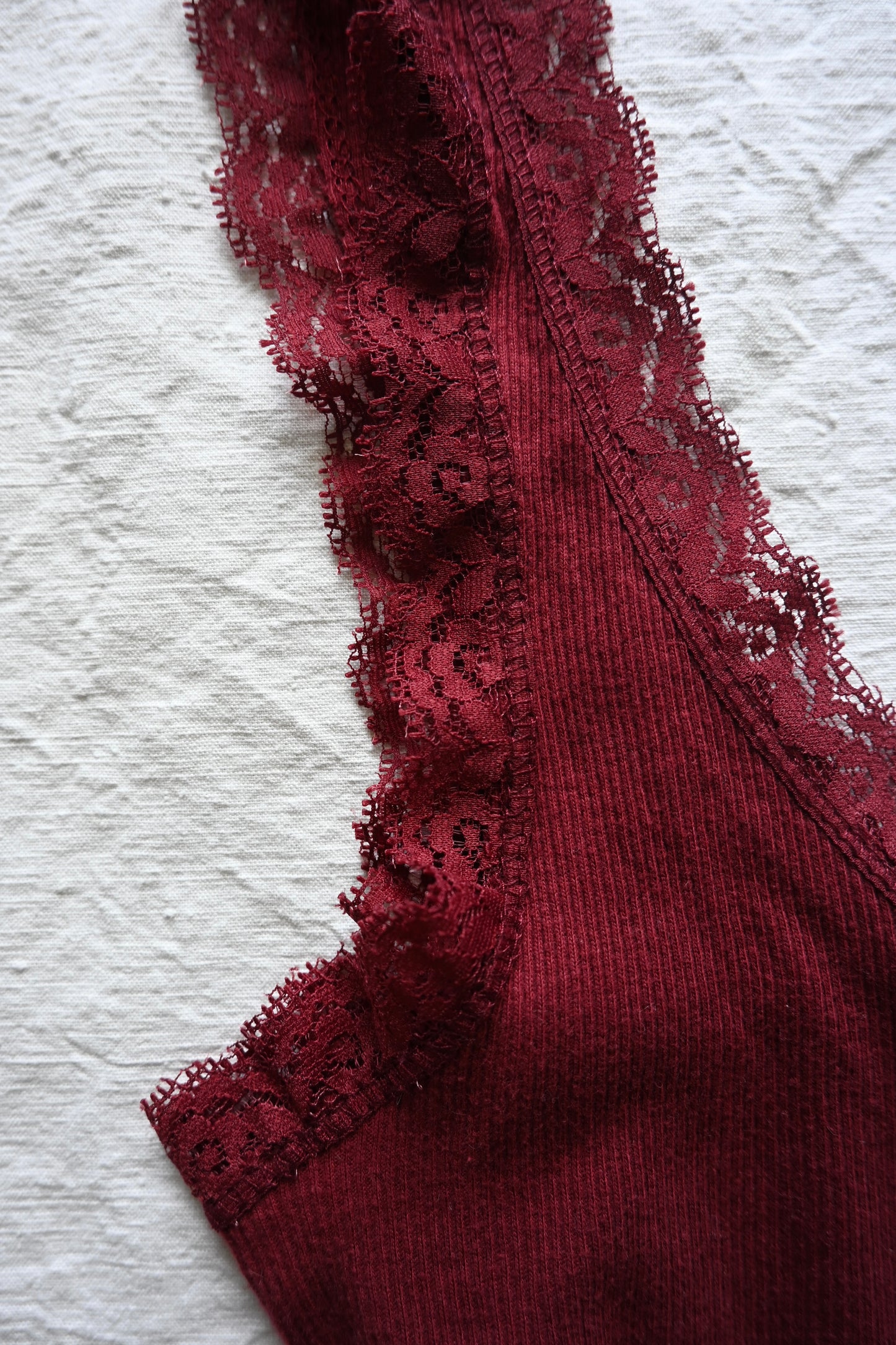 Cotton rib lace tank top/BORDEAUX