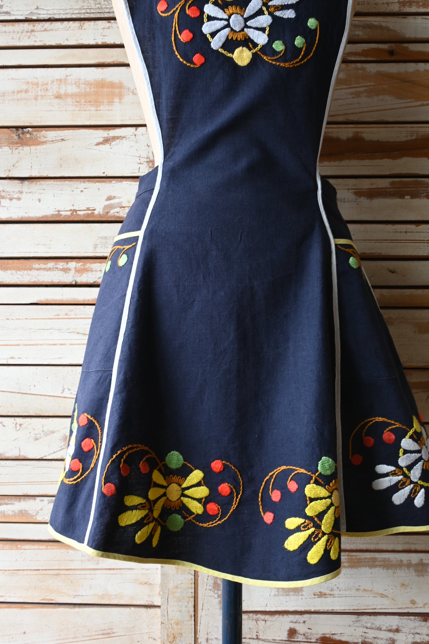 EURO Embroidery apron/NAVY