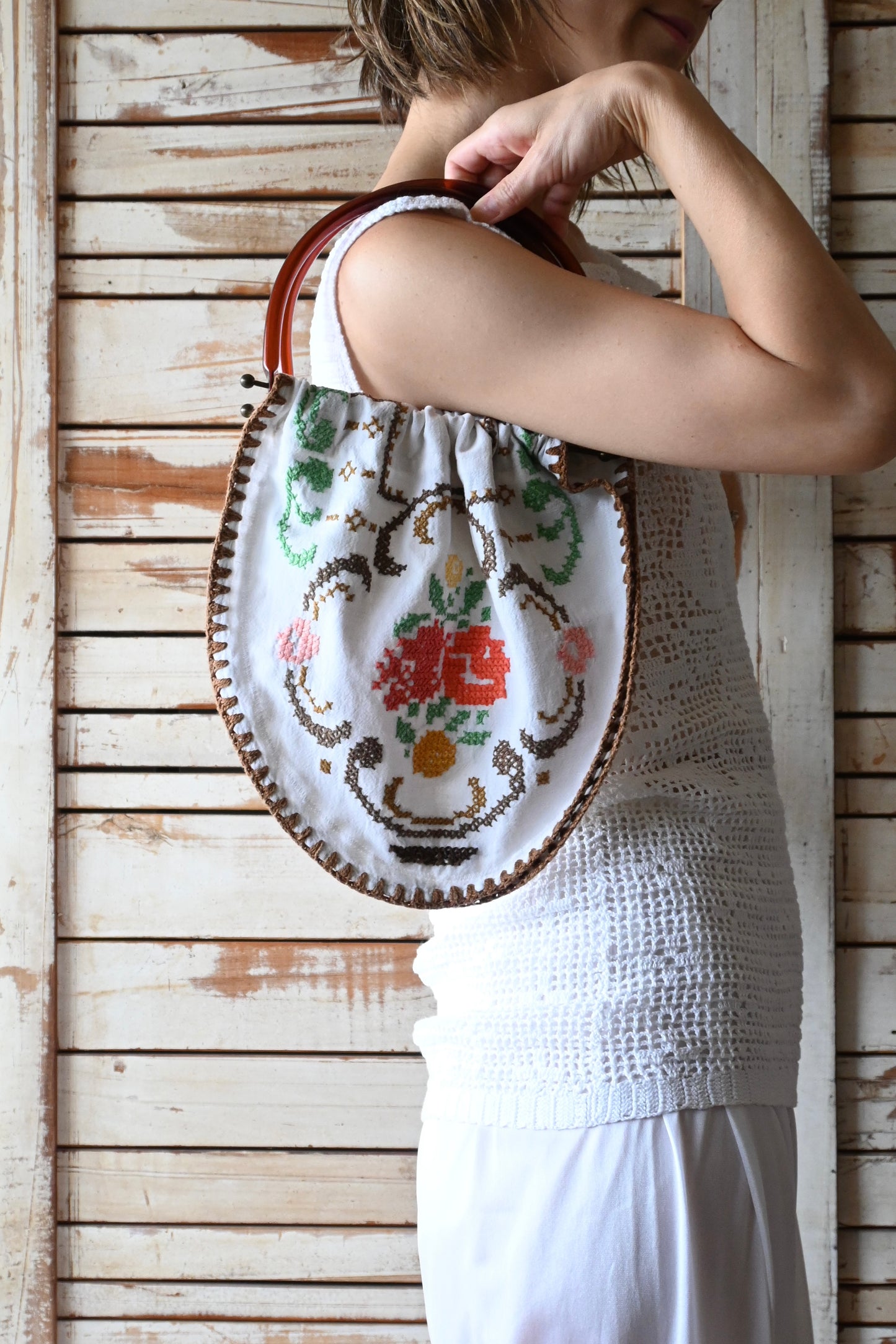Flower embroidery bag/PONMOSIR