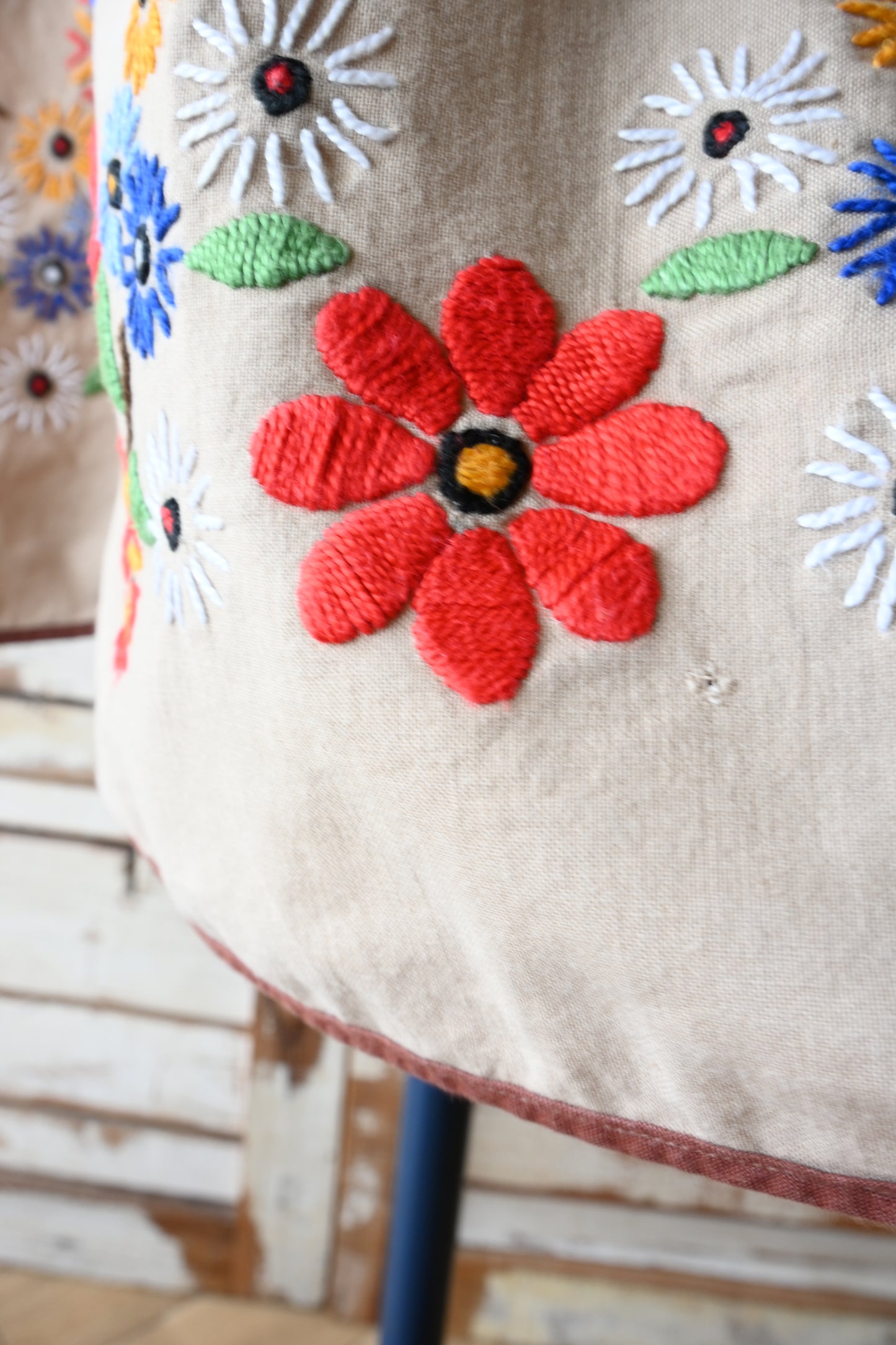 EURO Embroidery apron/BEIGE