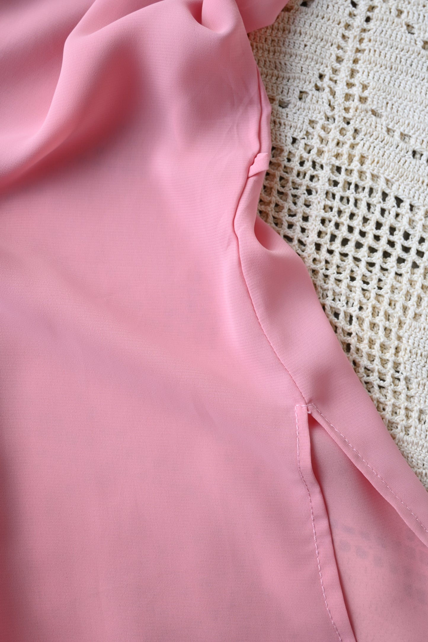 Embroidered tops/PINK