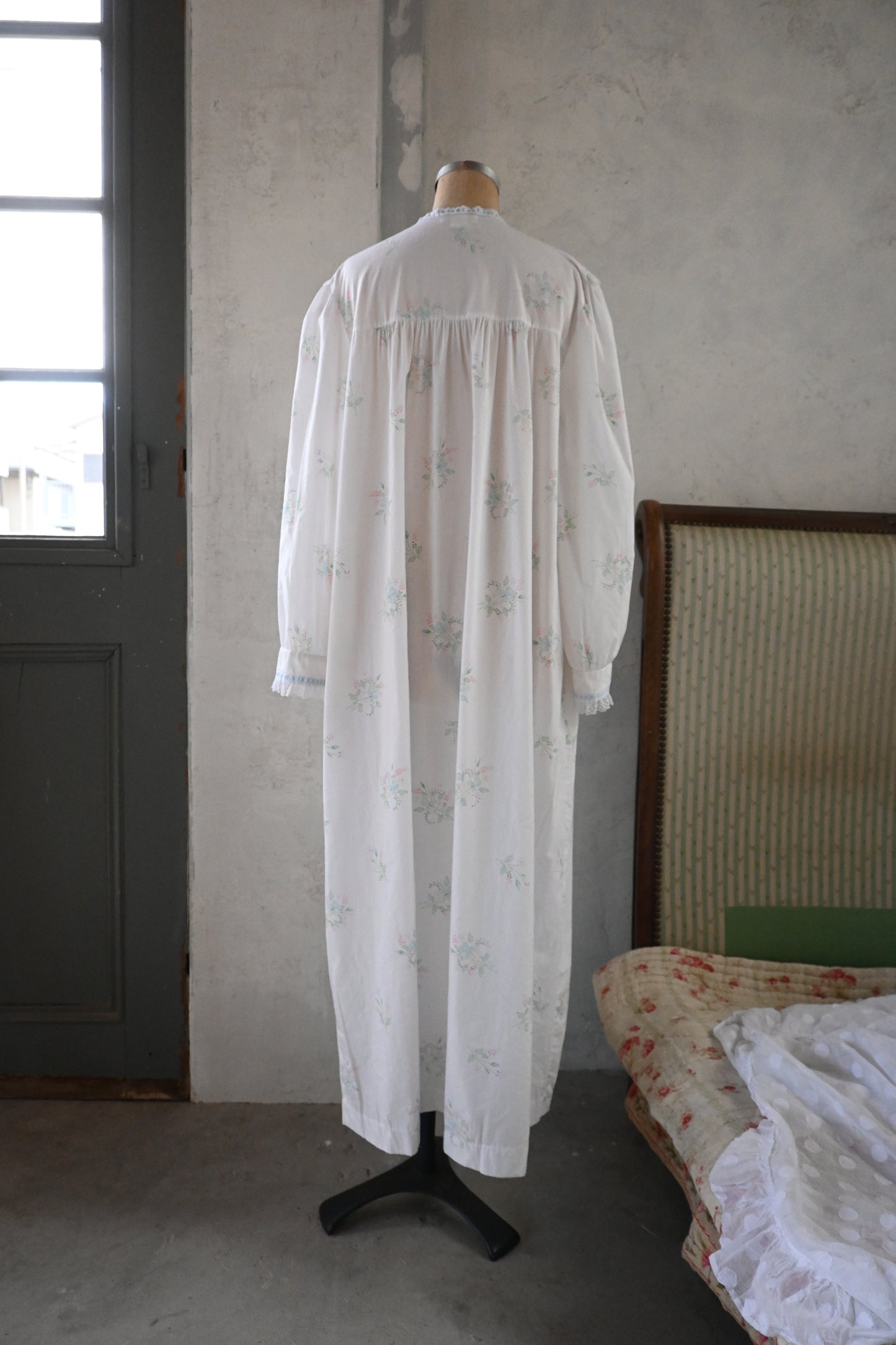 Floral night dress/WHITE