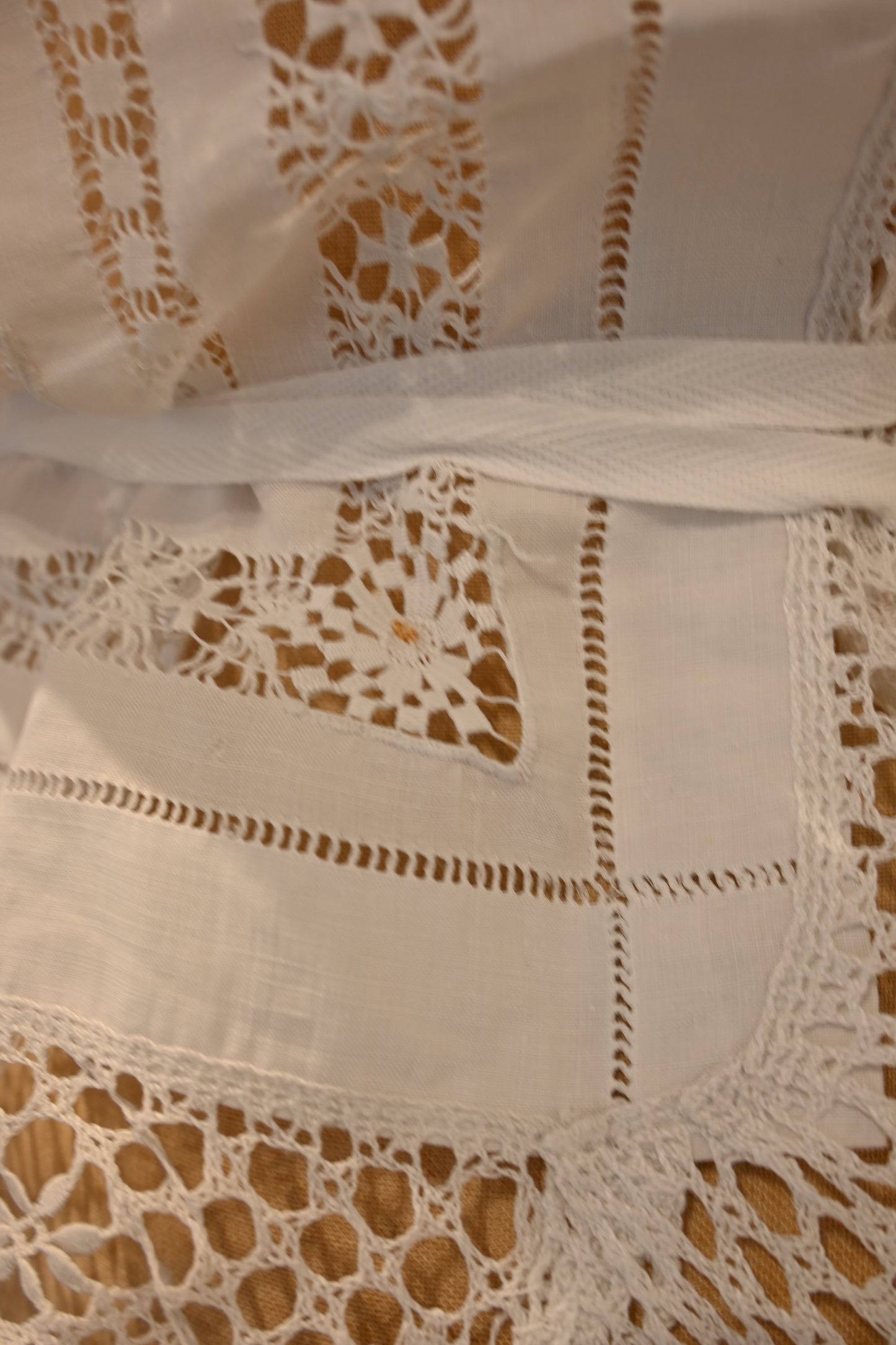 Cotton lace wrap/PONMOSIR