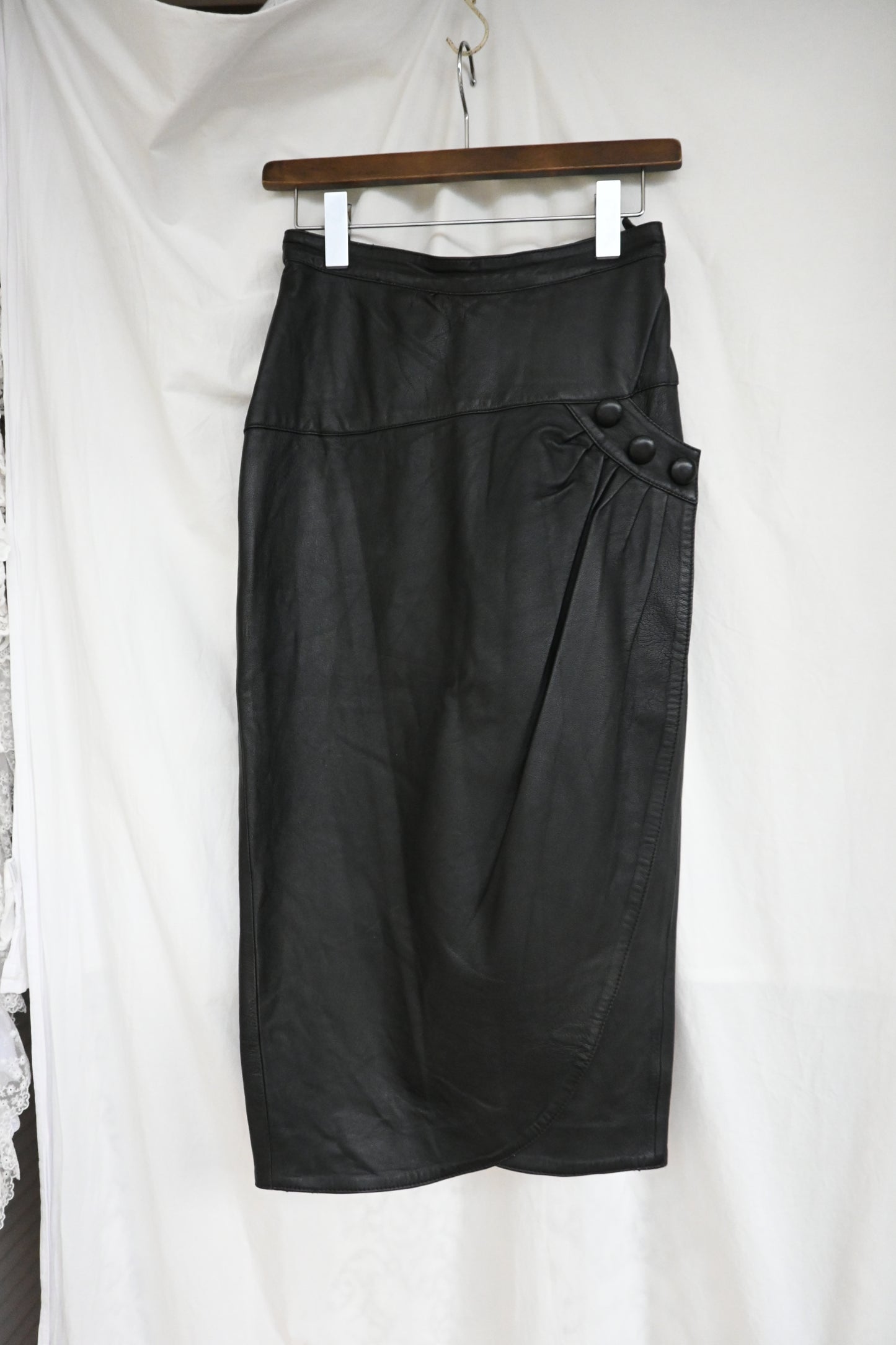 Fake leather midi skirt/BLACK