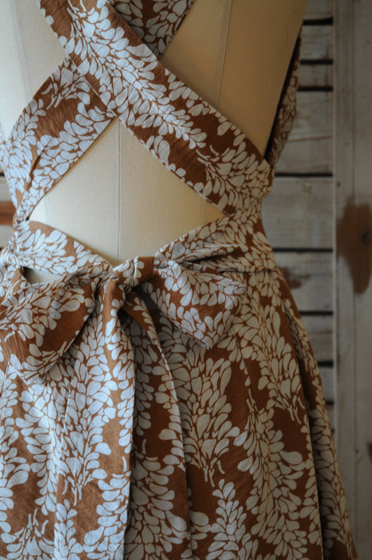 Open back flower rompers/BROWN