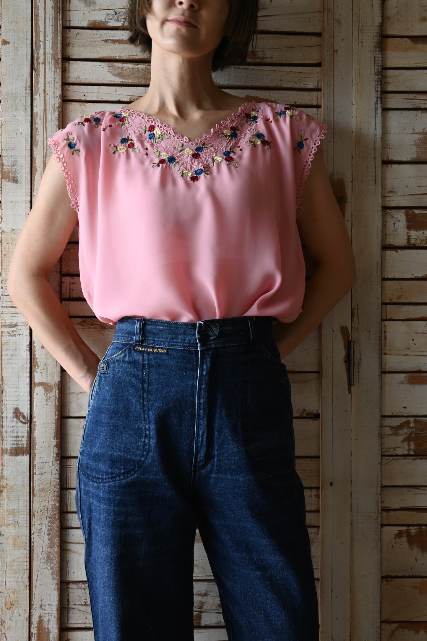 Embroidered tops/PINK
