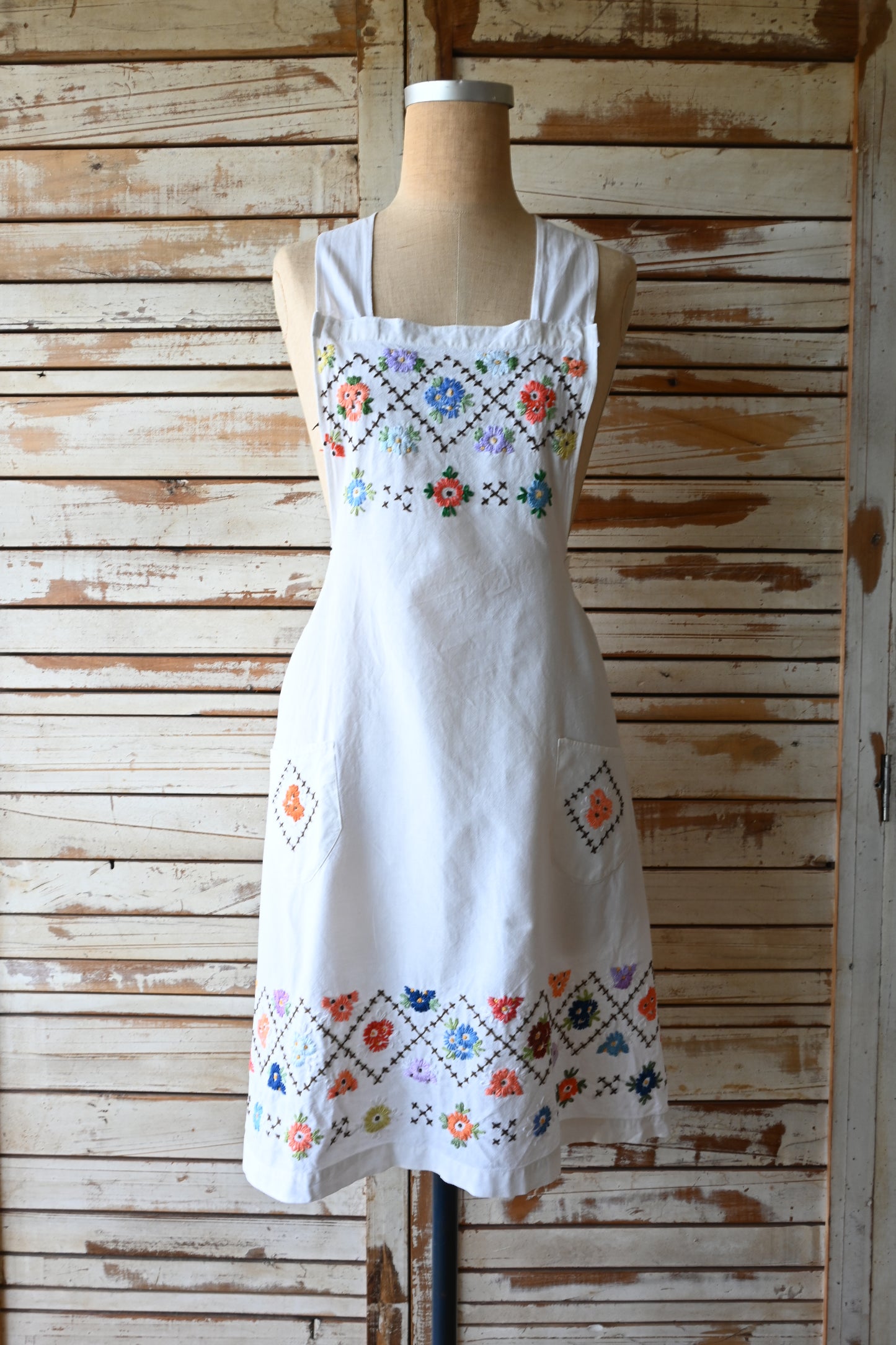 EURO Embroidery apron/MULTI