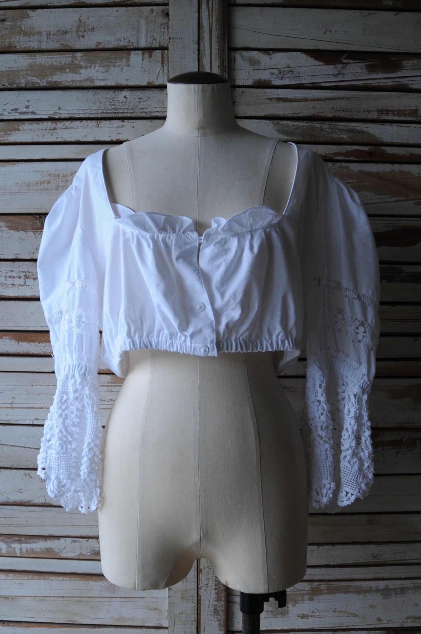 EURO Cropped crochet lace blouse/WHITE