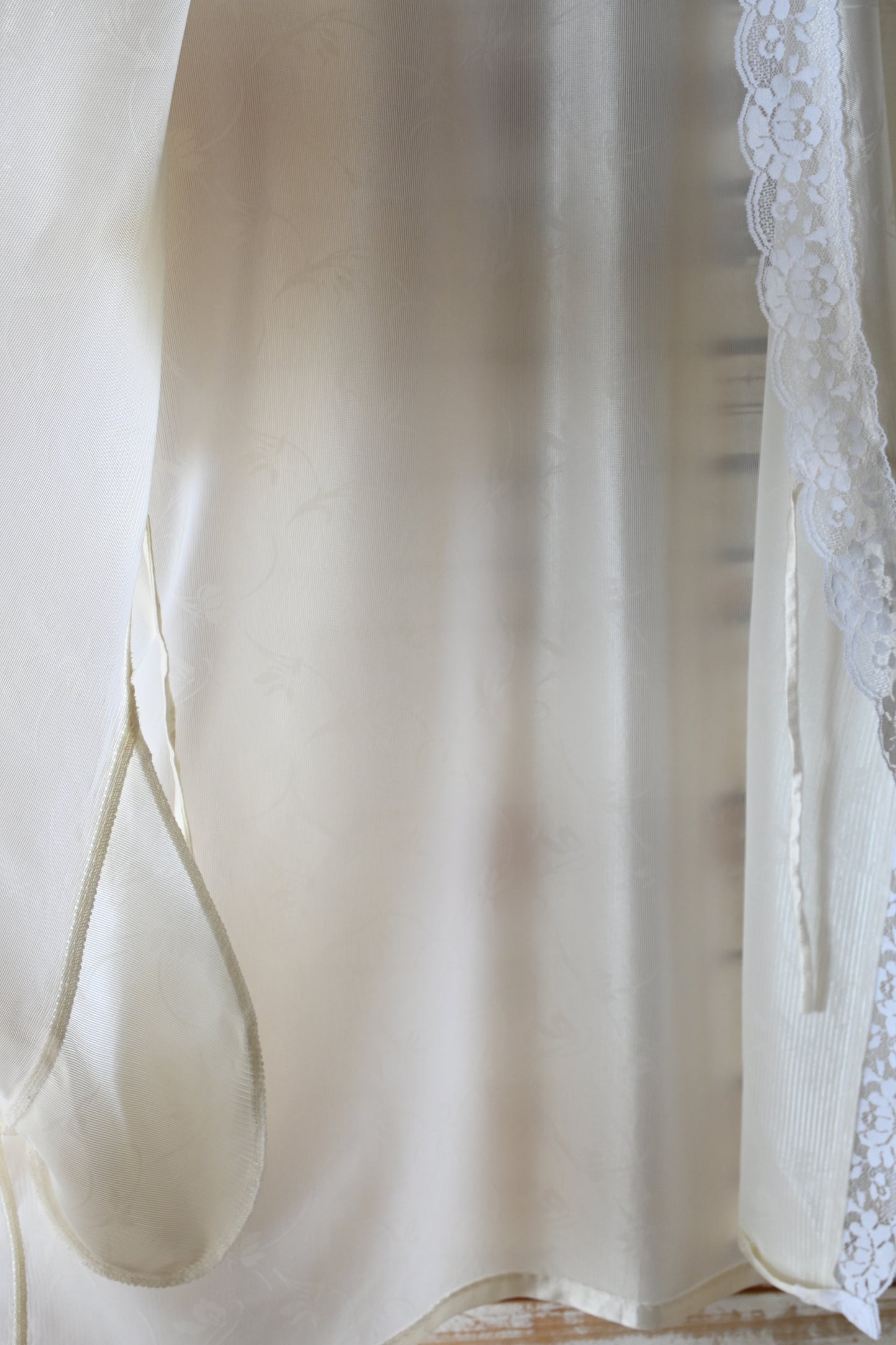 Floral satin bed jacket/IVORY
