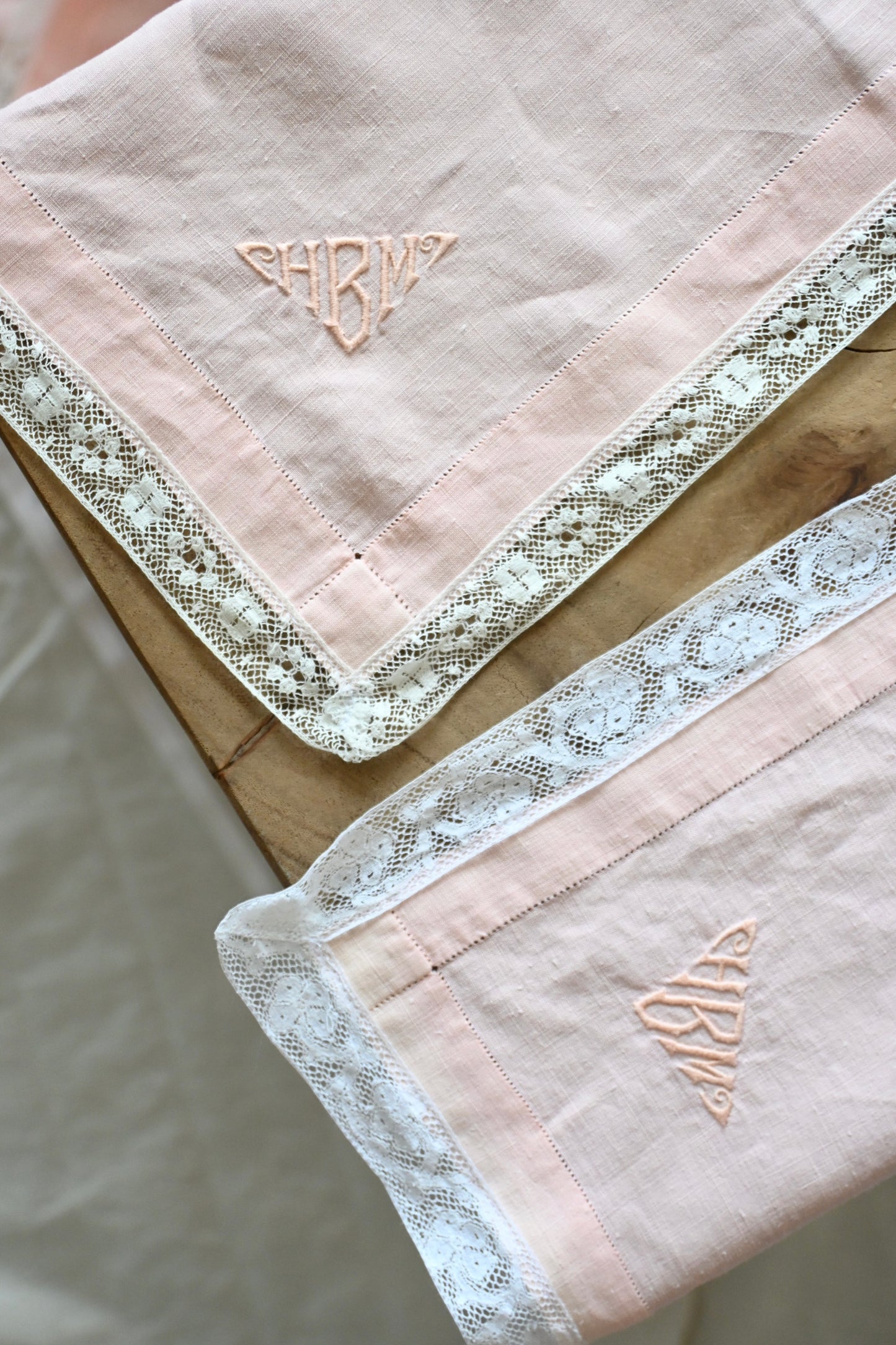 Cotton lace wrap/PONMOSIR
