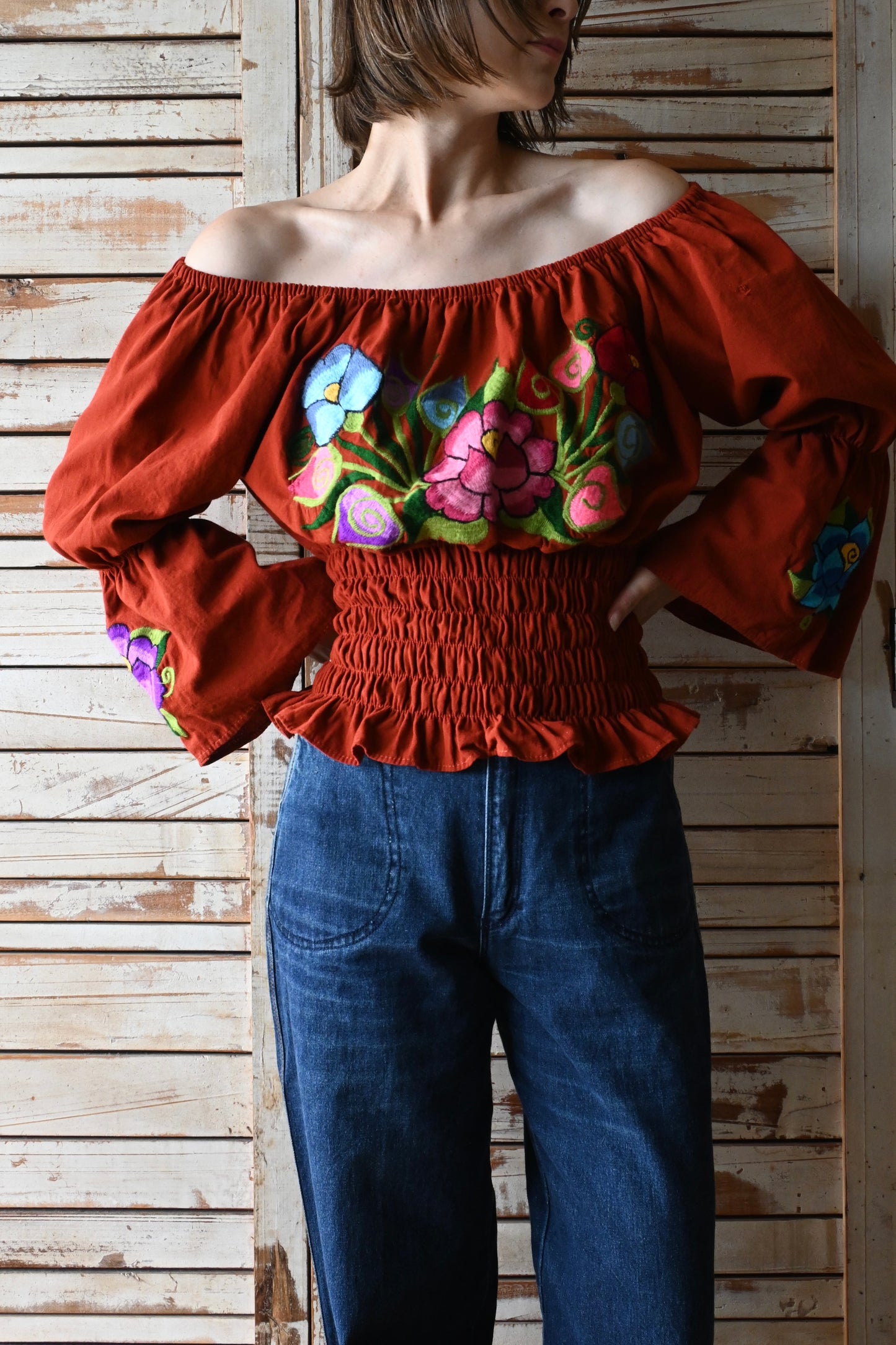 Embroidery top/BRICK RED