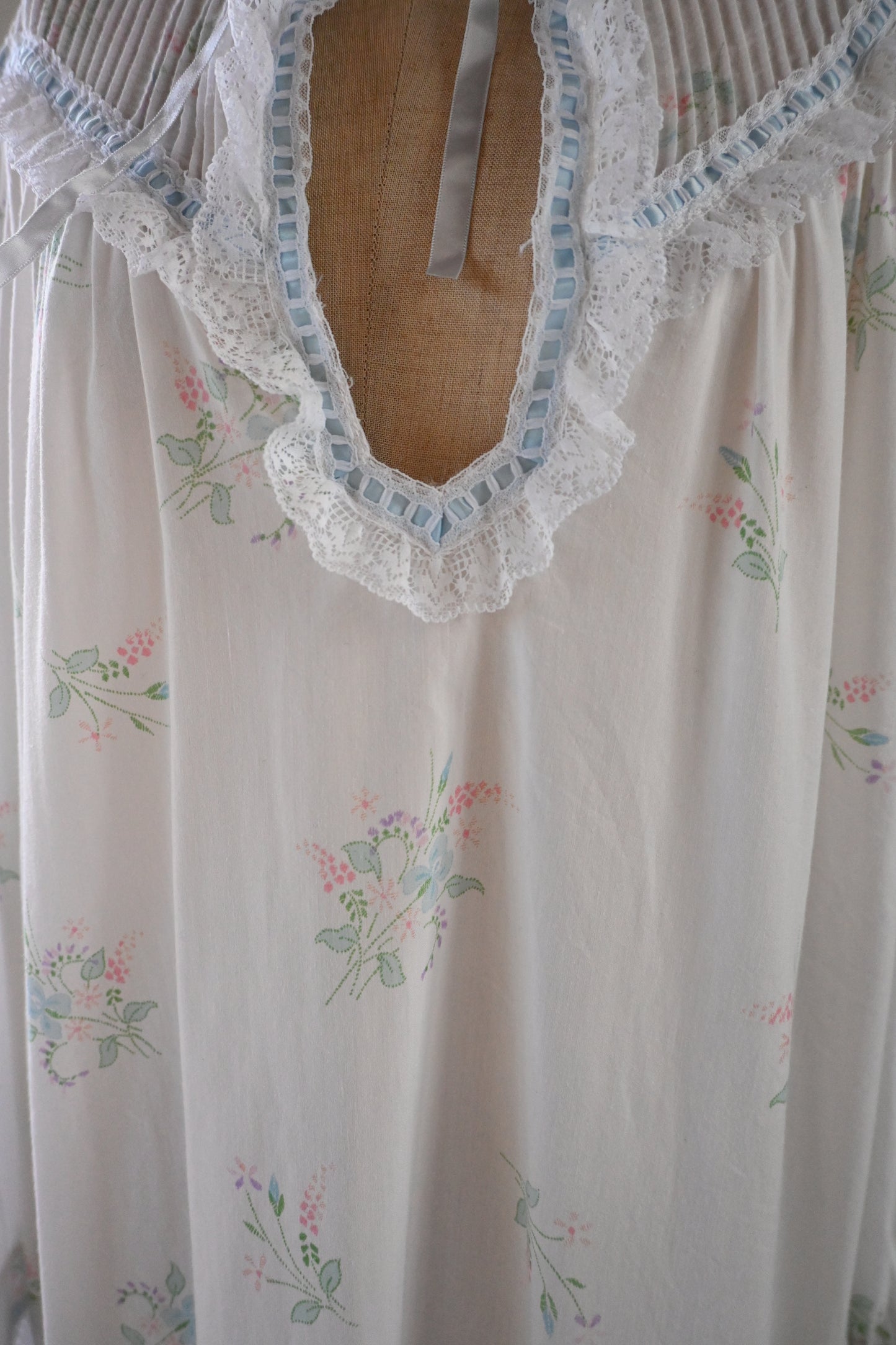 Floral night dress/WHITE