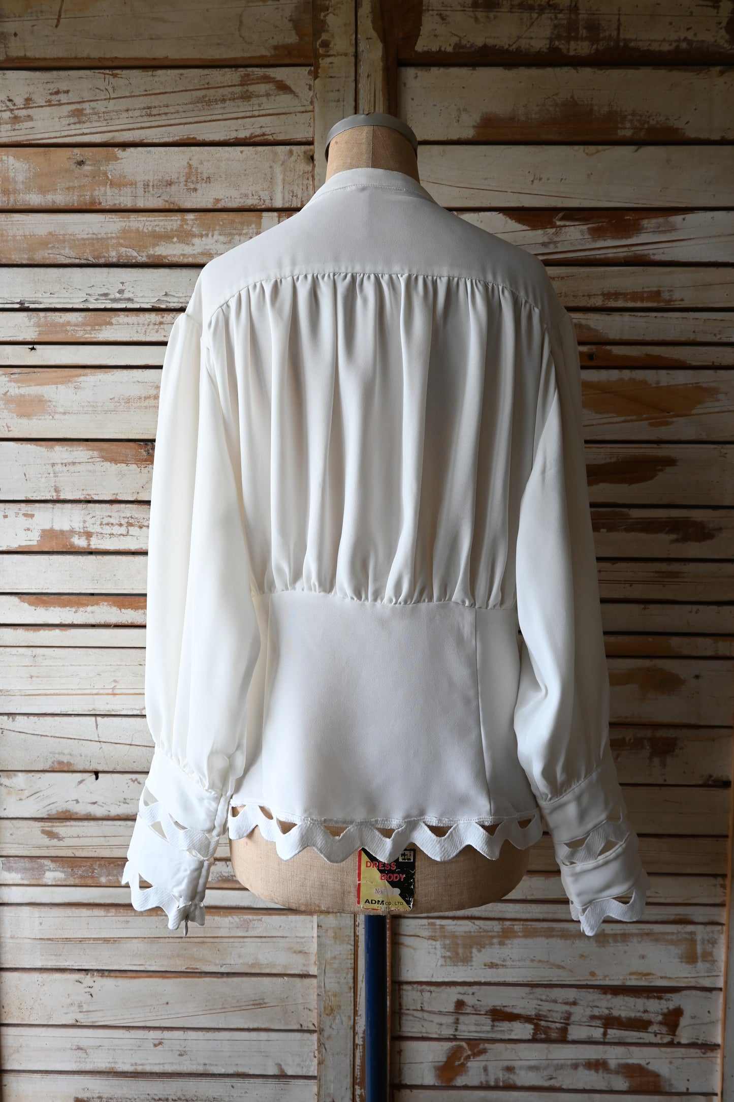 Design blouse/WHITE