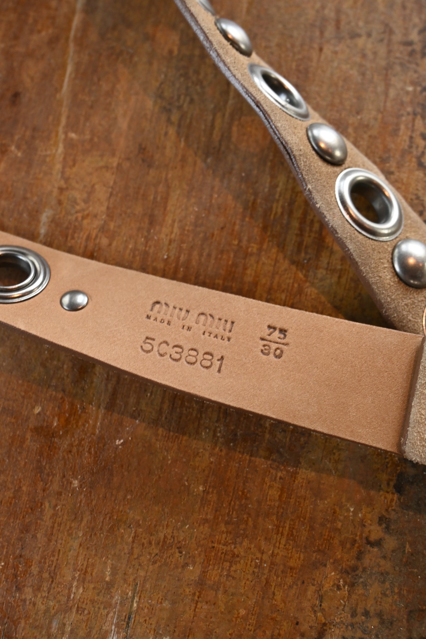 "MIUMIU" Eyelet leather belt/BEIGE