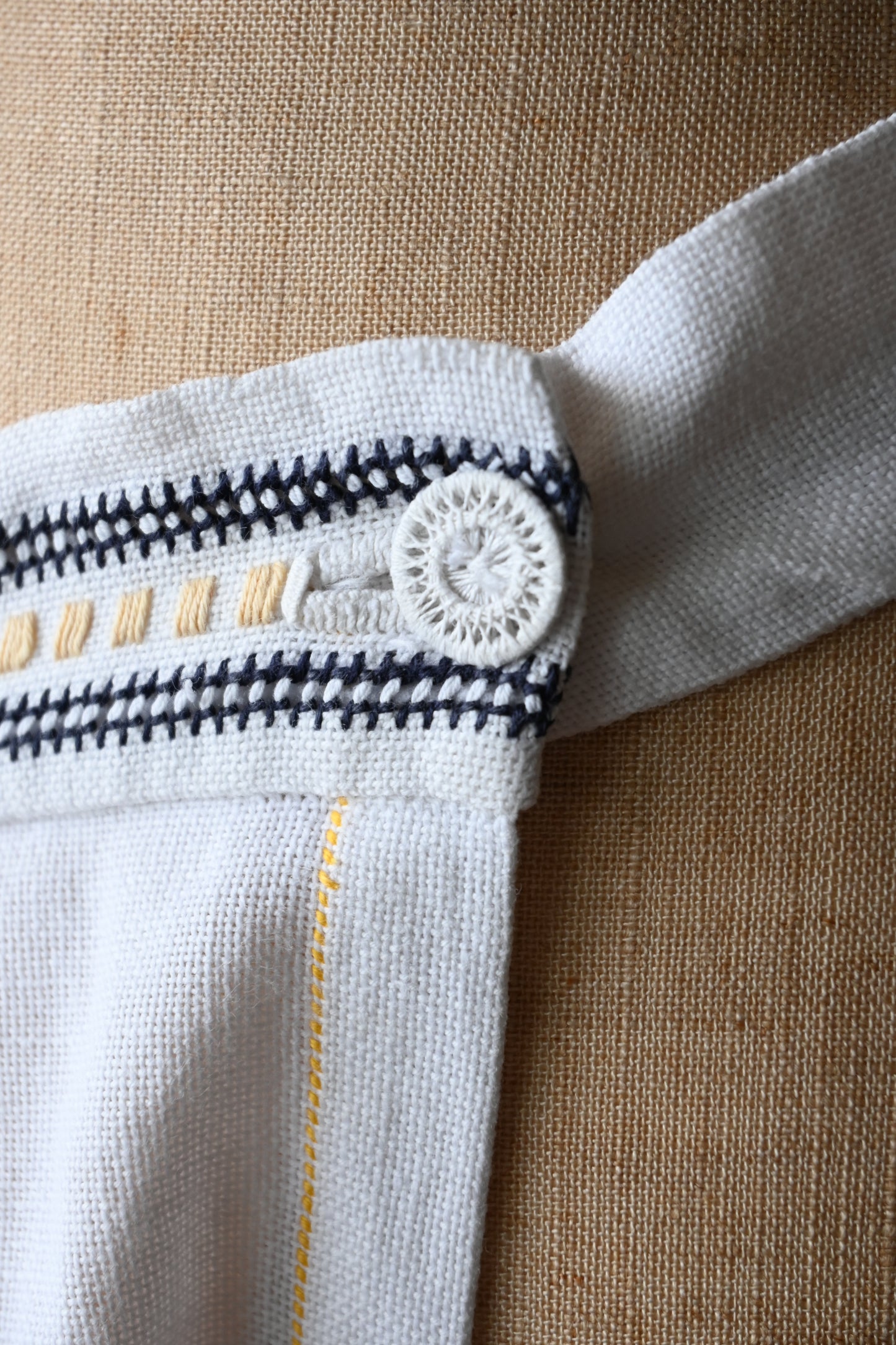 EURO Embroidery apron/MUSTARD