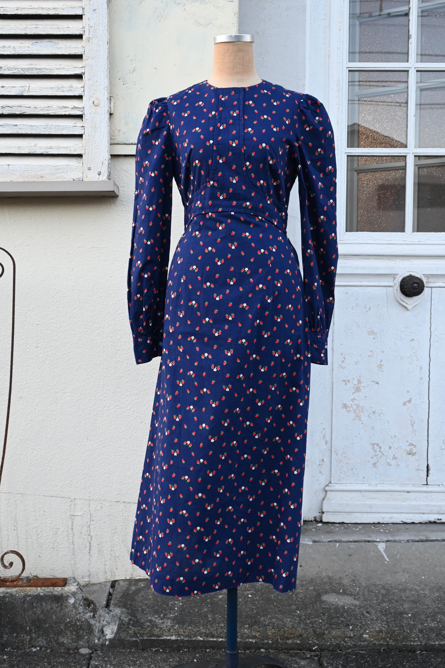 Strawberry pattern dress/NAVY