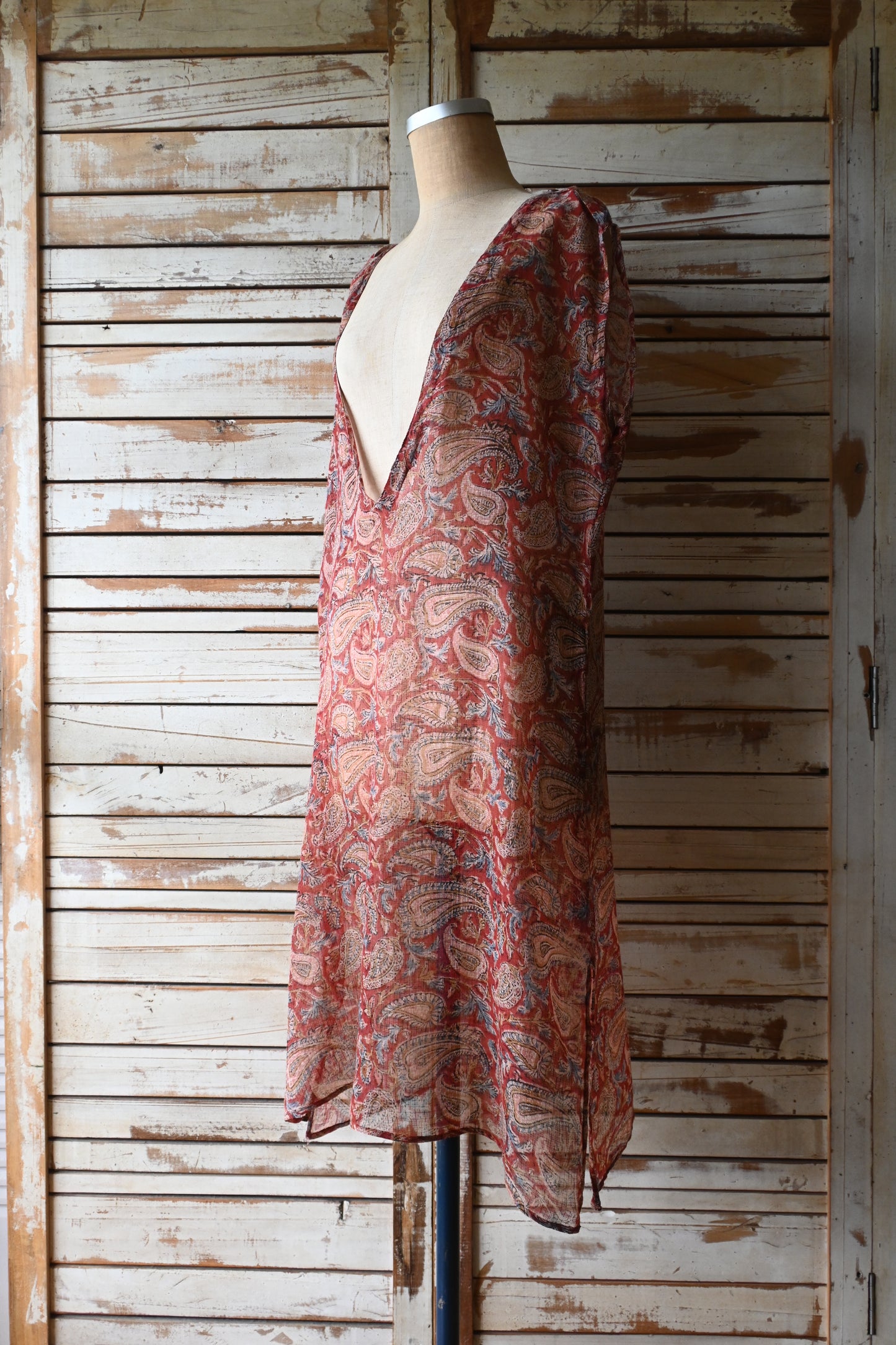 Paisley sleeveless dress/BROWN