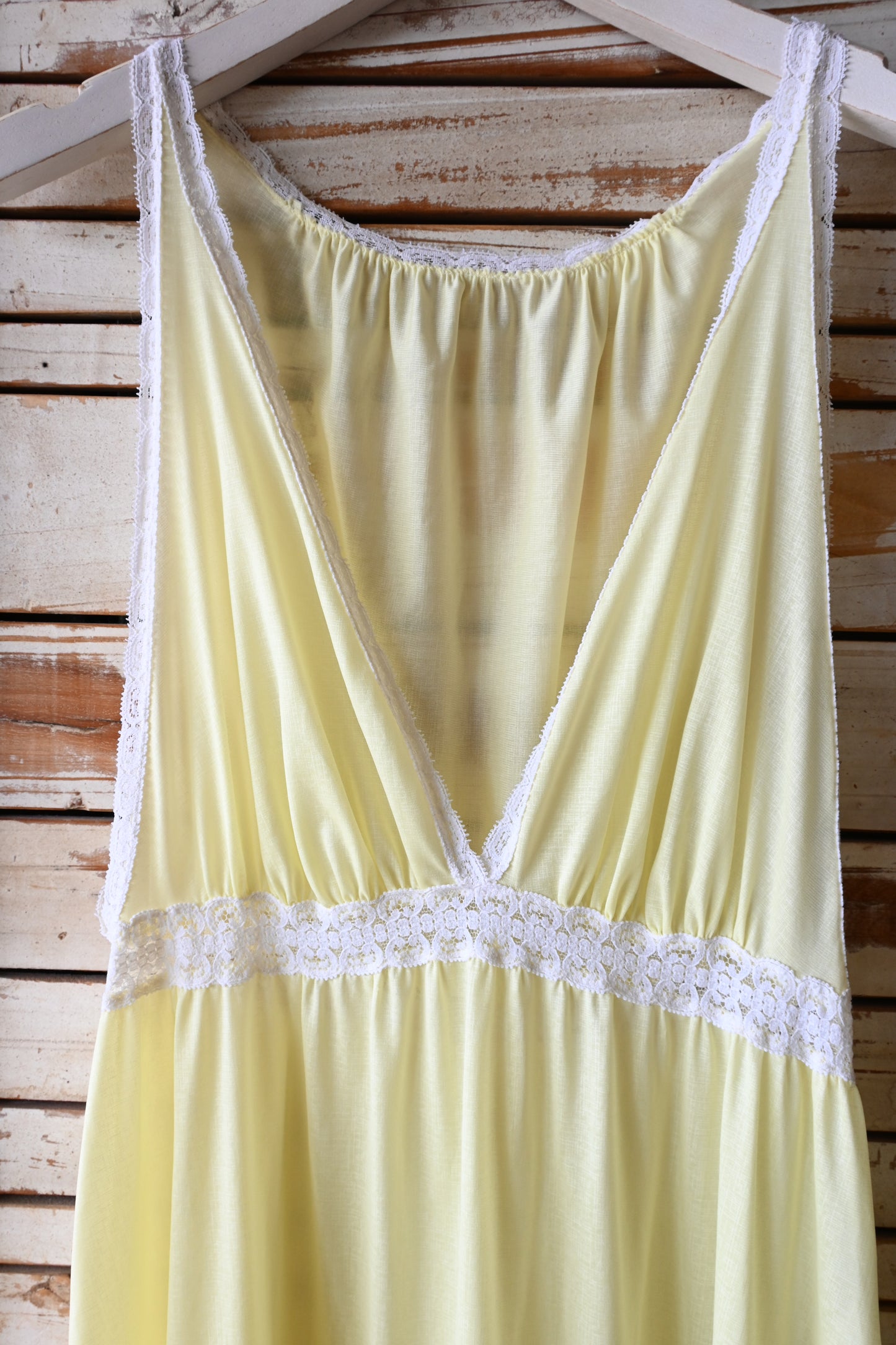 Sleeveless sheer dress/YELLOW
