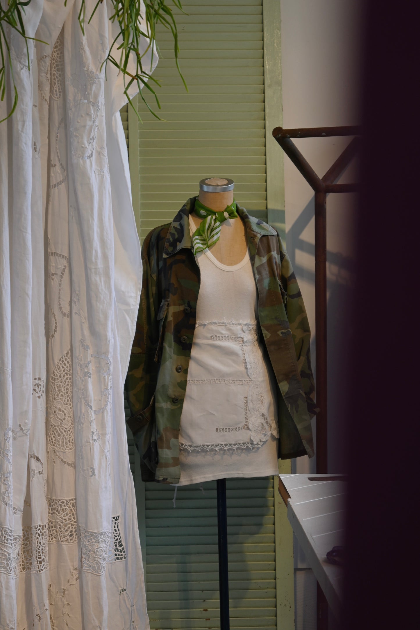 Cotton lace wrap/PONMOSIR