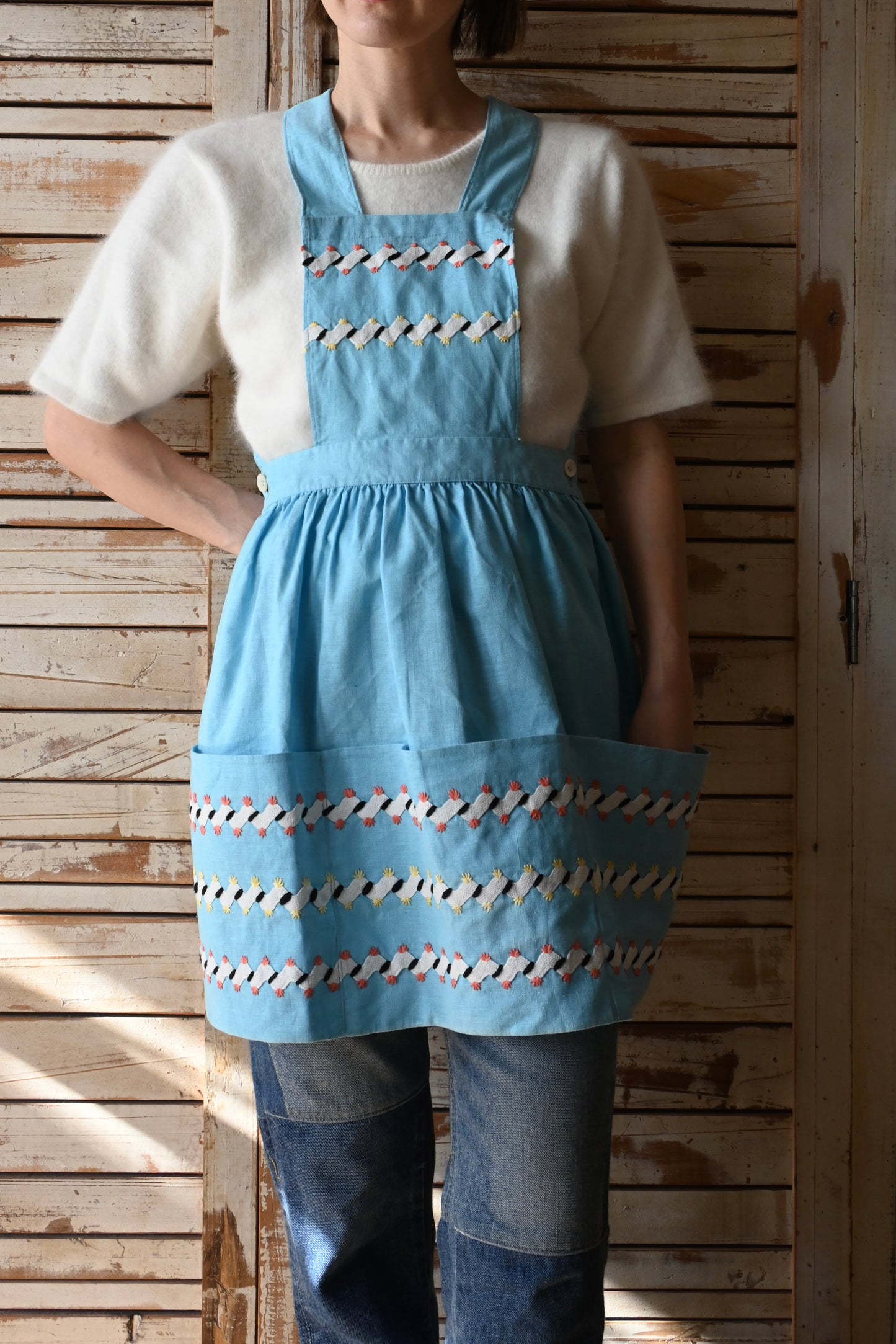 EURO Embroidery apron/L.BLUE