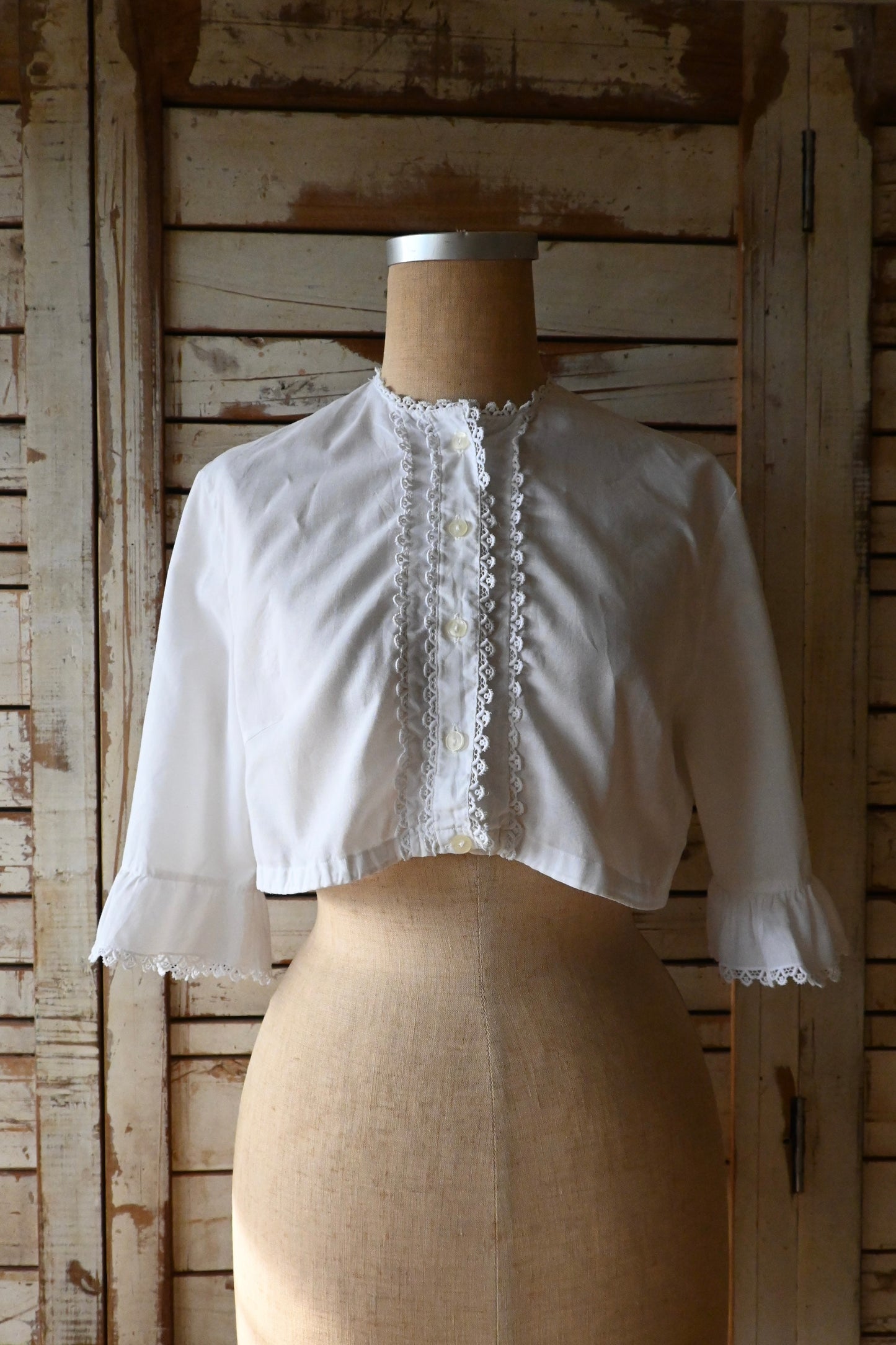 EURO Cropped cotton lace blouse/WHITE