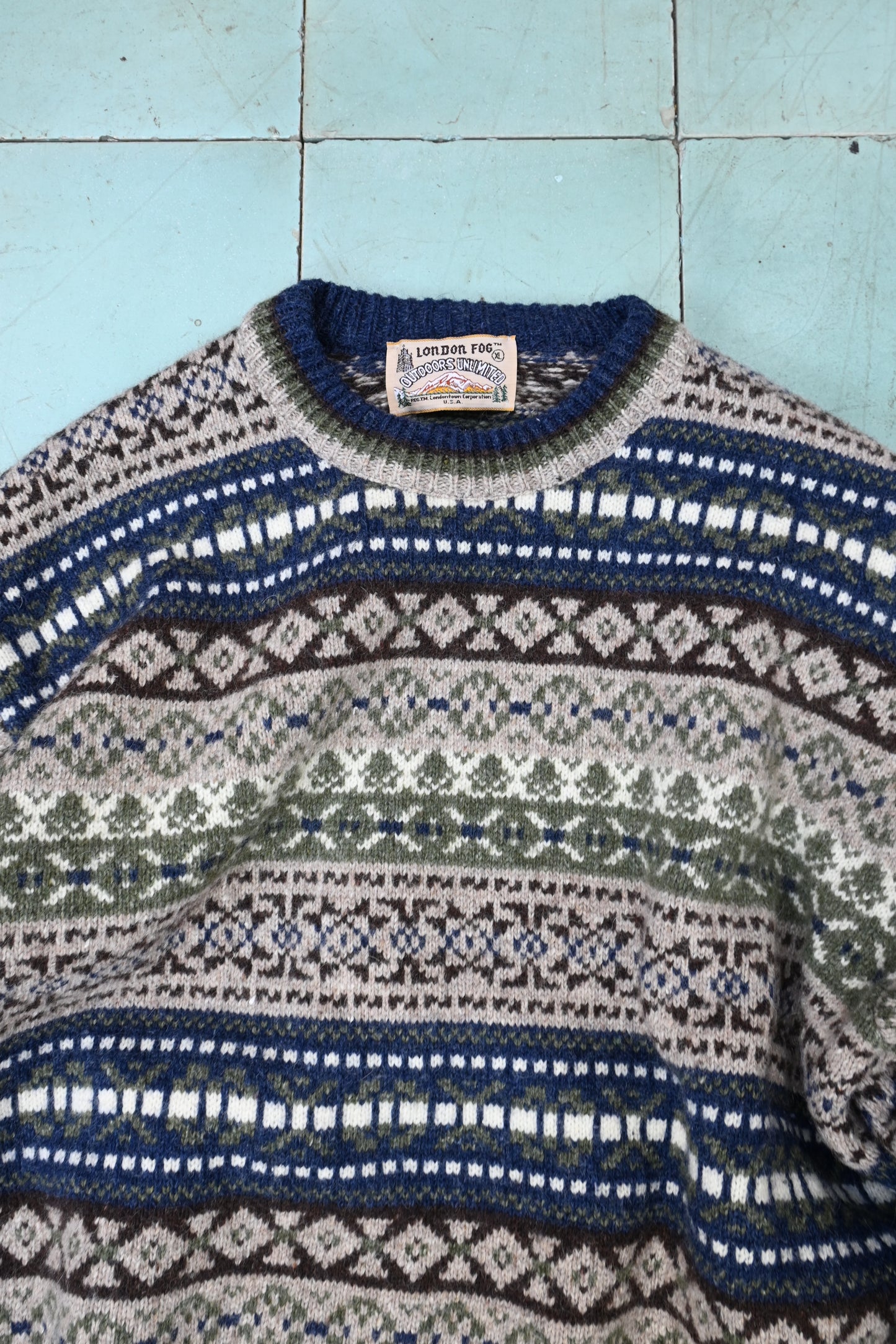 "LONDON FOG OUTDOORS UNLIMITED" Fair isle knit sweater