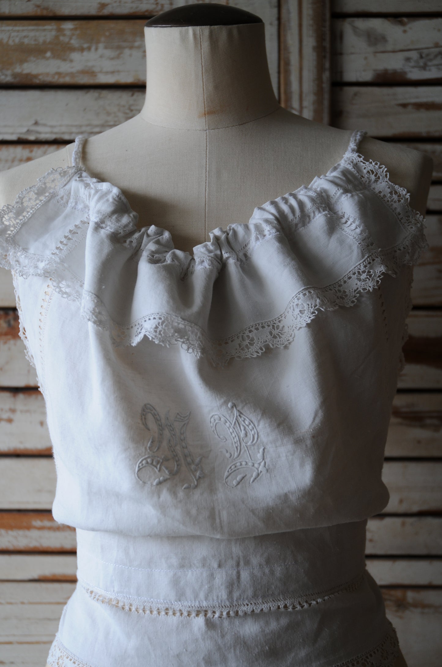 Cotton embroidery tops/PONMOSIR