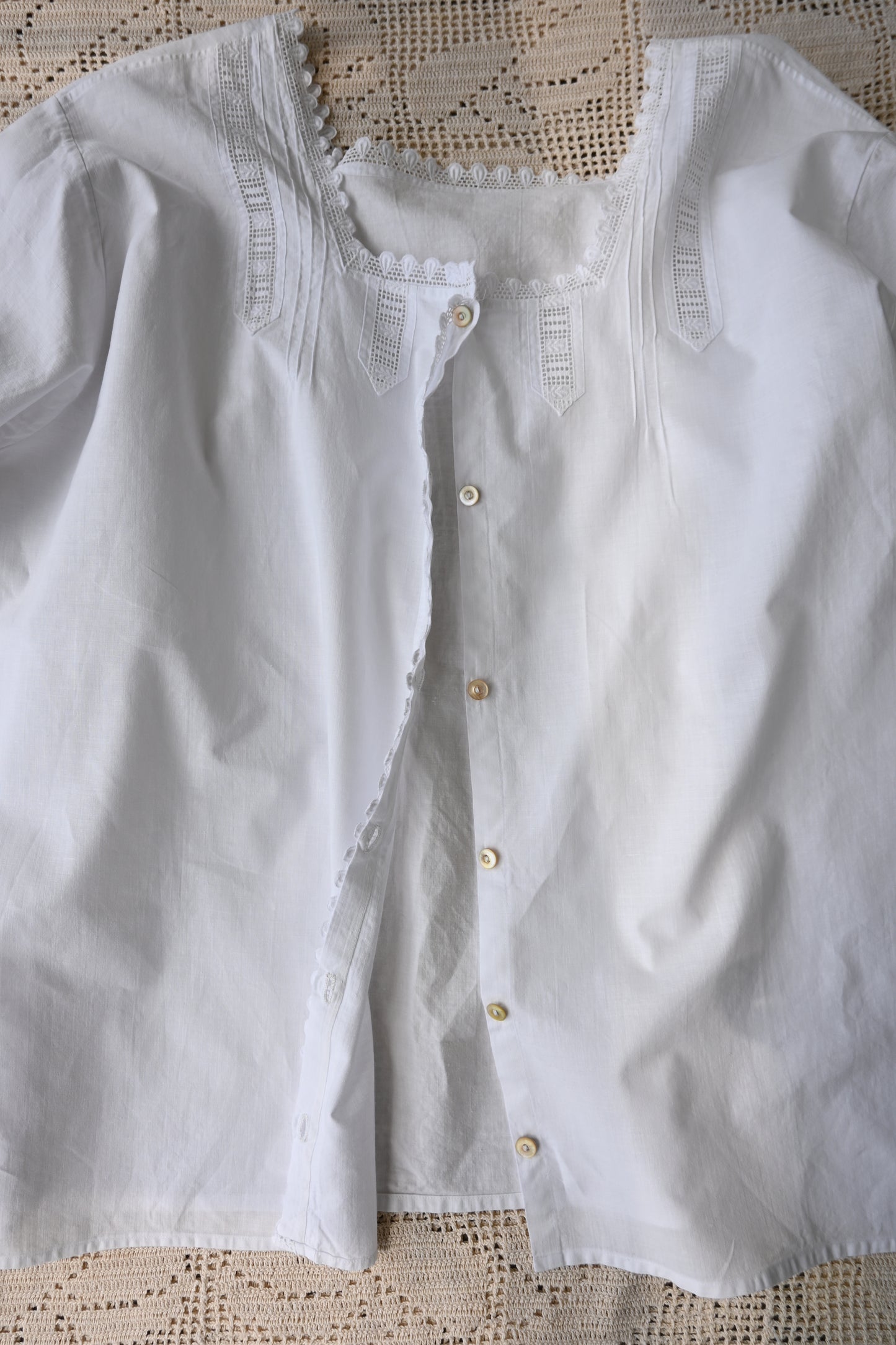 EURO Cutwork lace blouse/WHITE