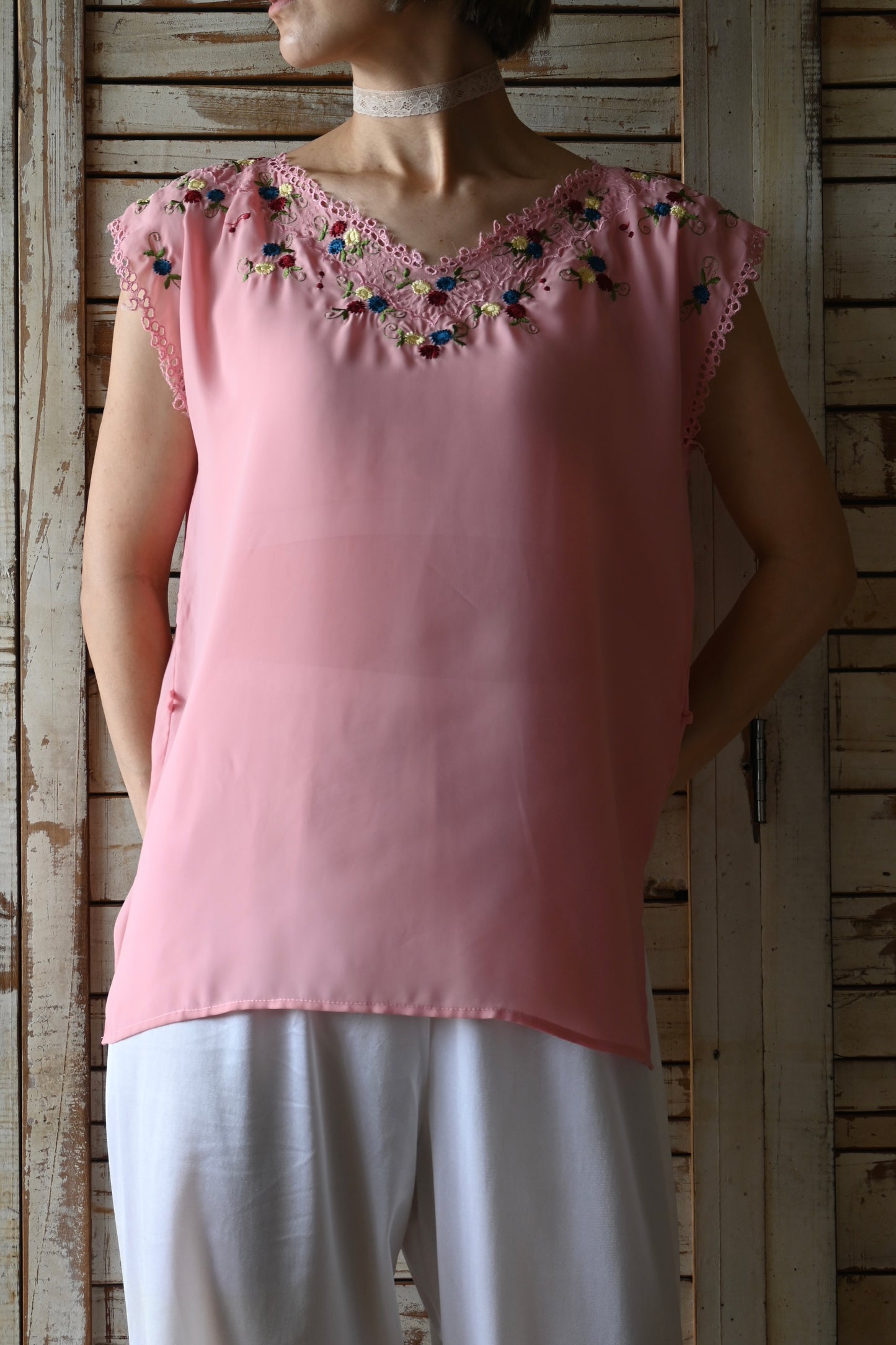 Embroidered tops/PINK