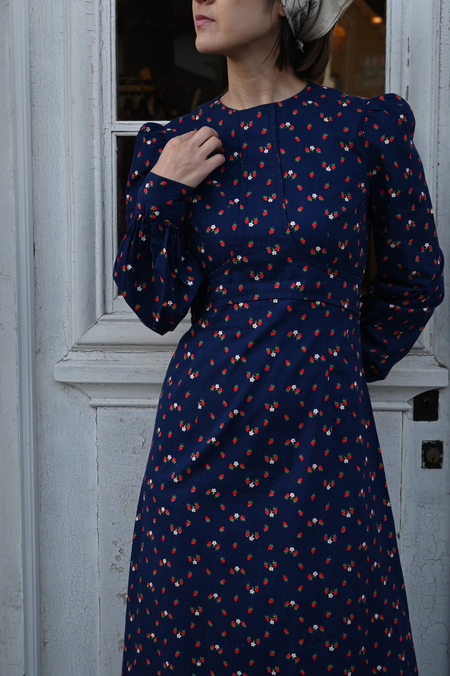 Strawberry pattern dress/NAVY