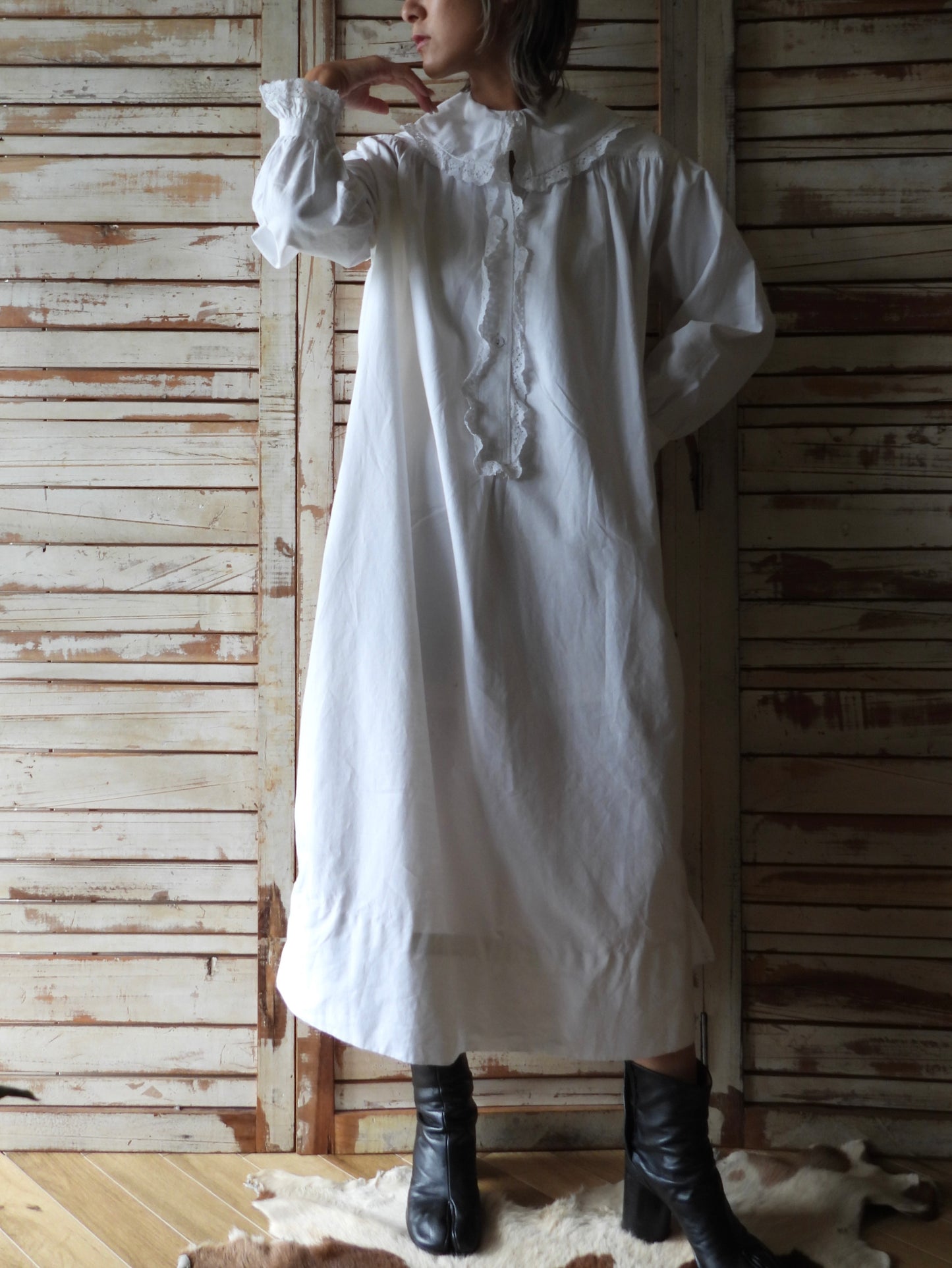 Victorian cotton night dress/WHITE