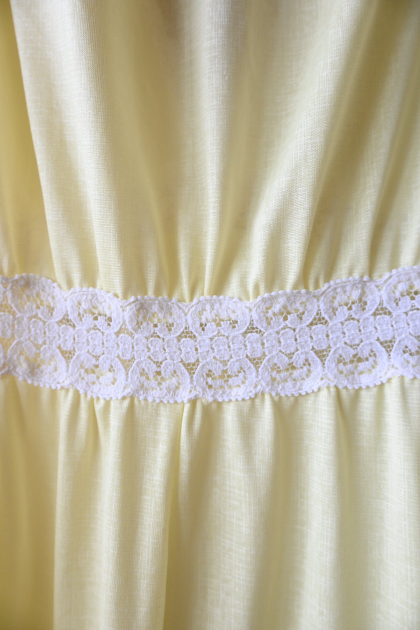 Sleeveless sheer dress/YELLOW