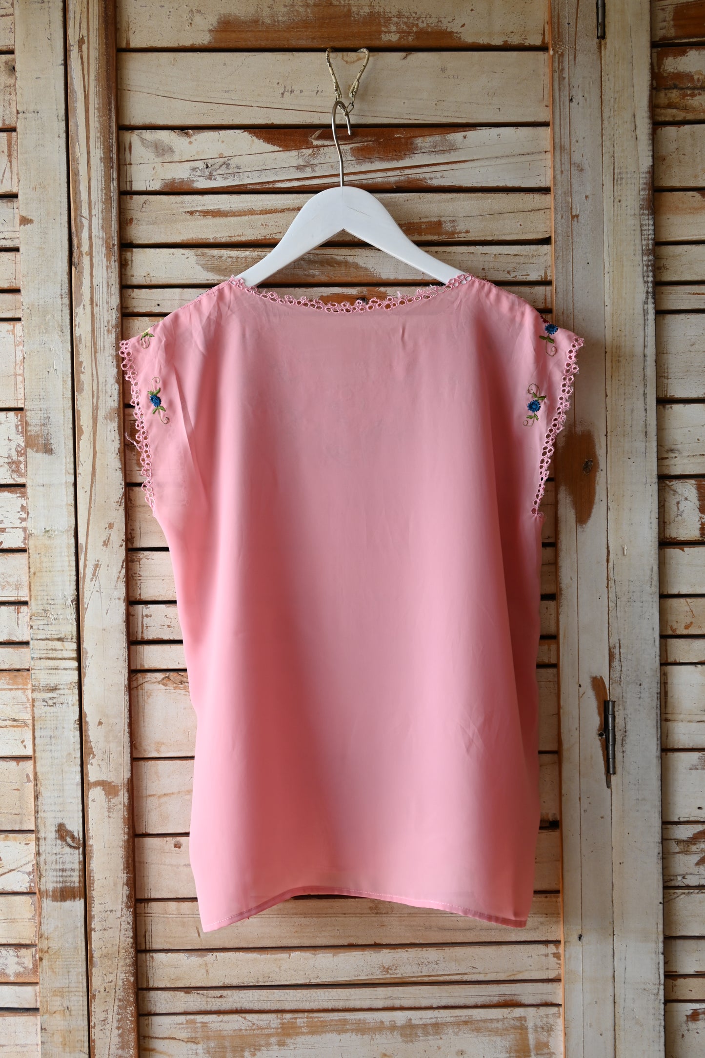 Embroidered tops/PINK