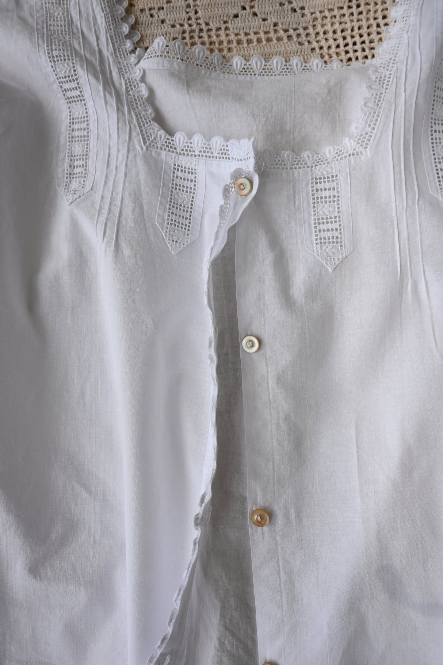 EURO Cutwork lace blouse/WHITE