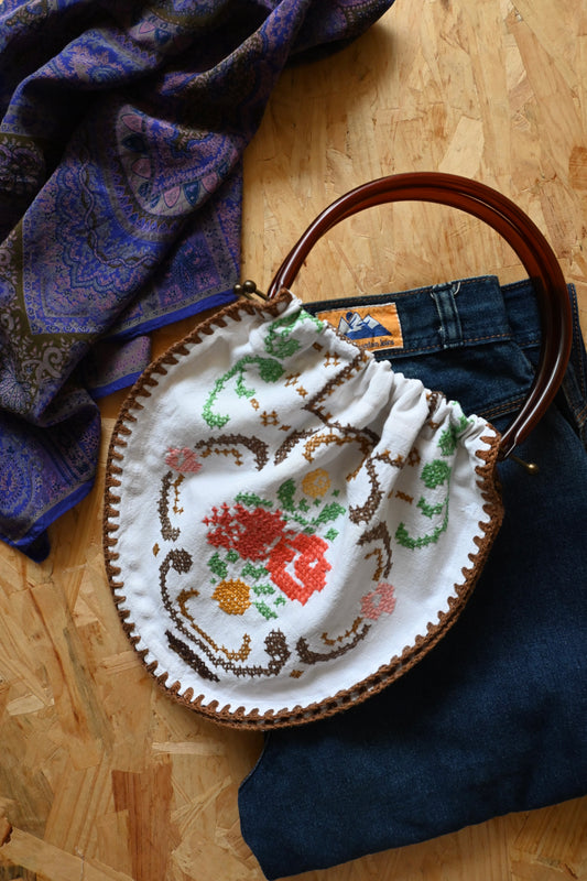 Flower embroidery bag/PONMOSIR
