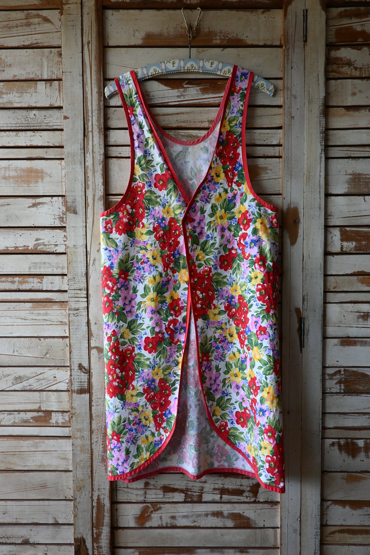 Flower pattern apron
