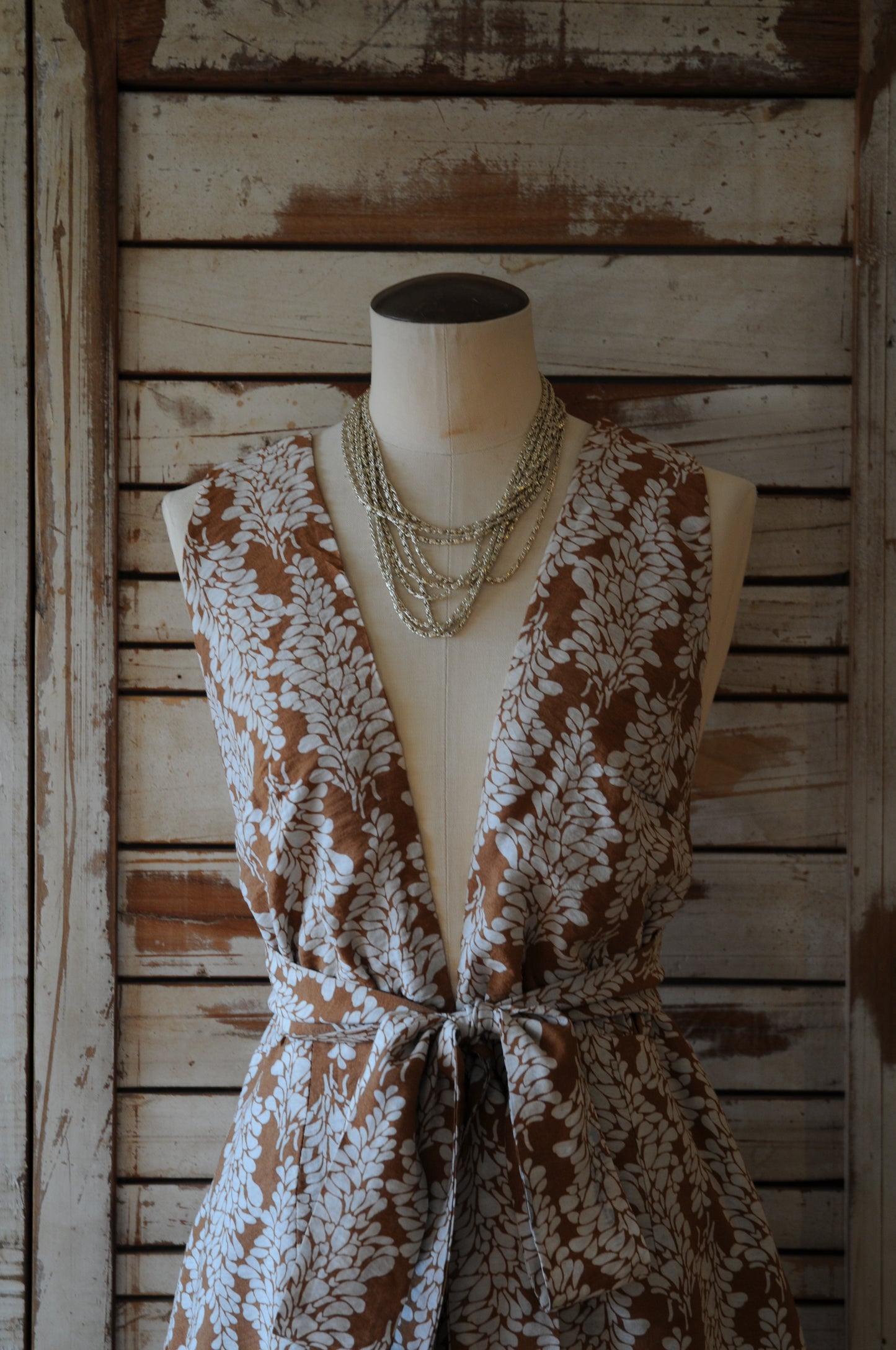 Open back flower rompers/BROWN