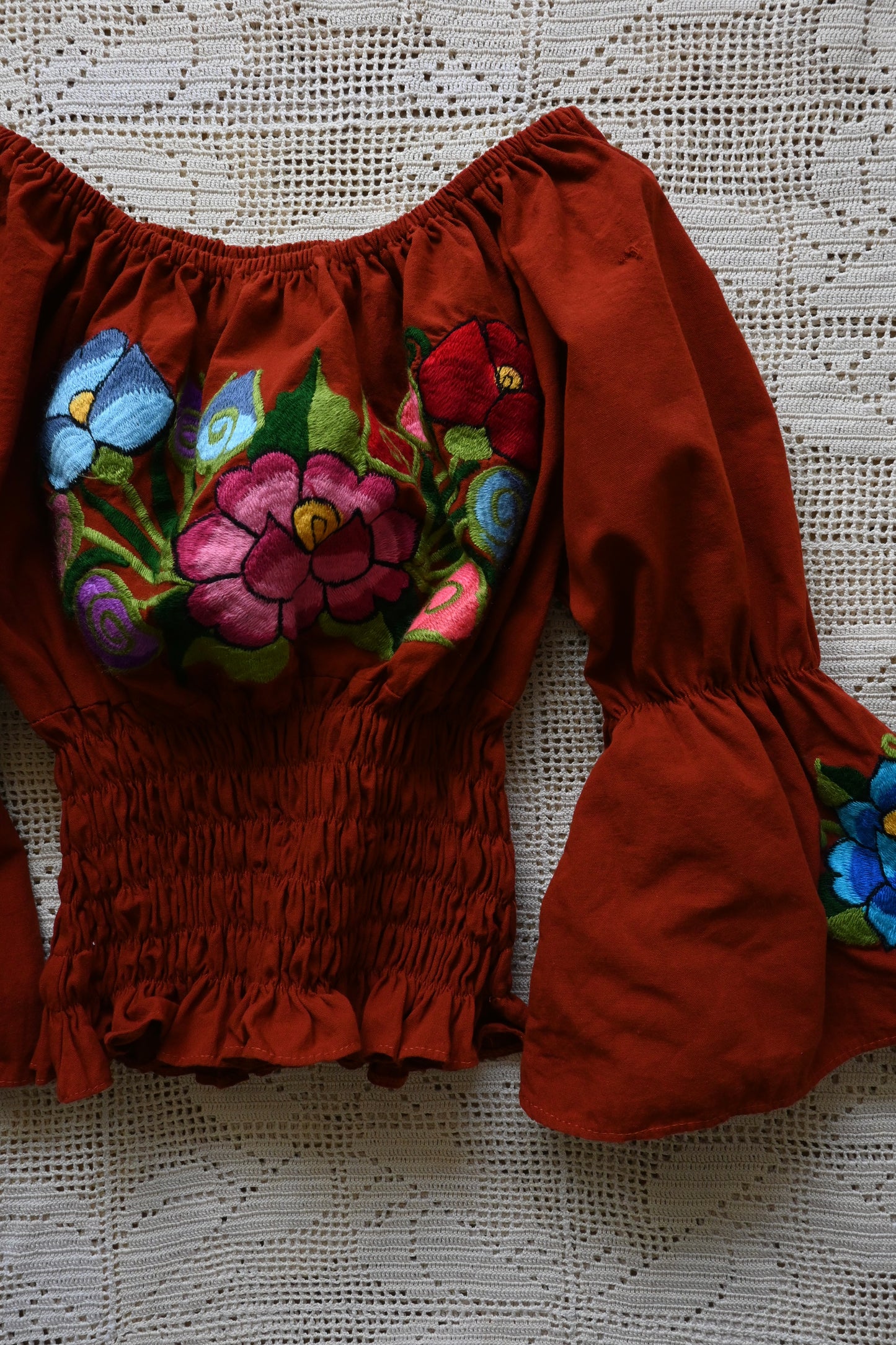 Embroidery top/BRICK RED