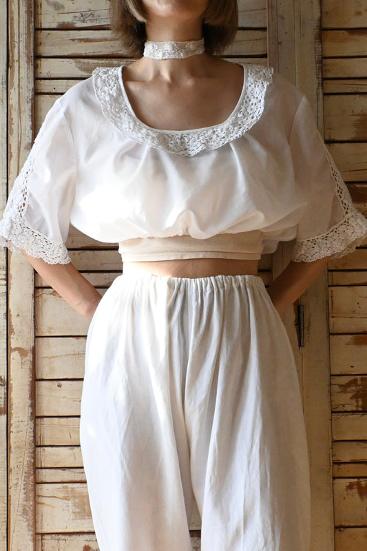 EURO Cropped cotton lace blouse/WHITE