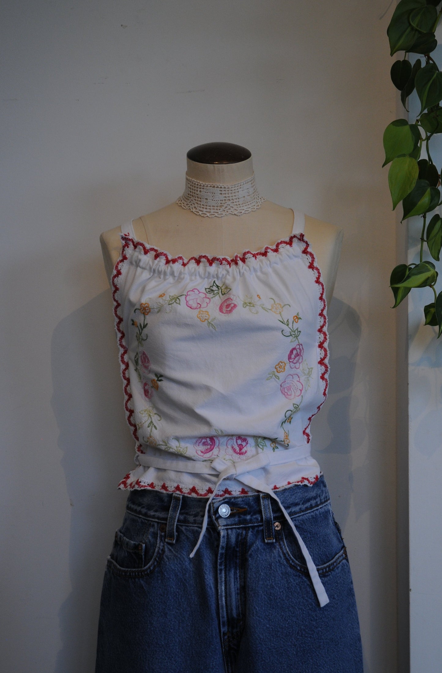 Cotton flower embroidery tops/PONMOSIR