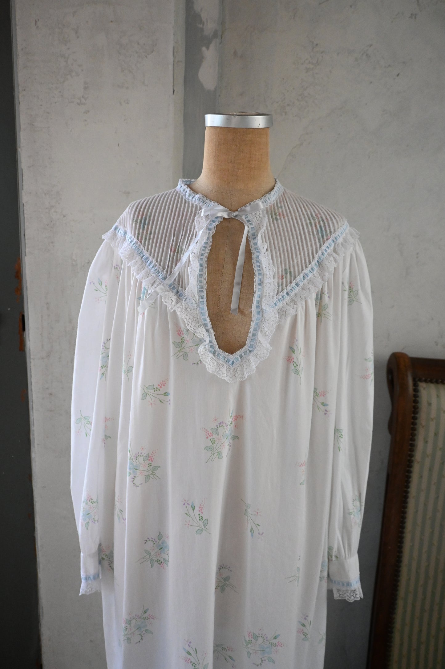 Floral night dress/WHITE
