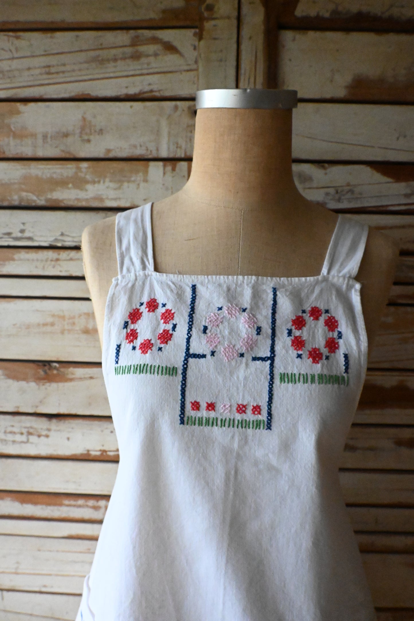 EURO Embroidery apron/NAVY×RED
