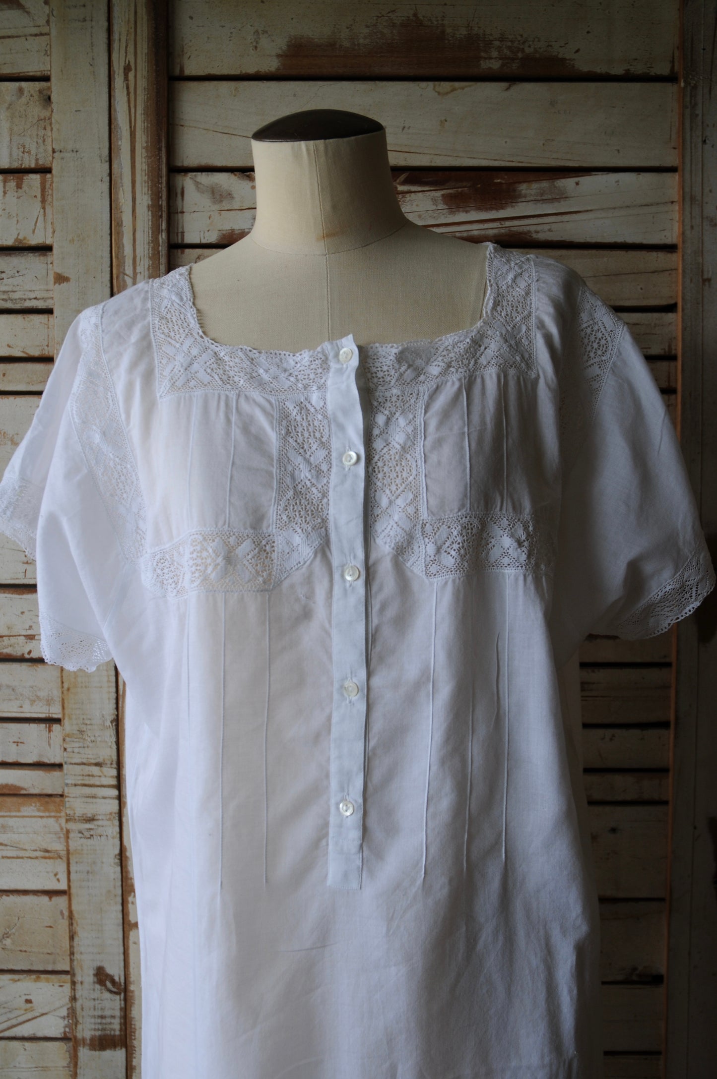 Vintage lace trimmed cotton dress/WHITE