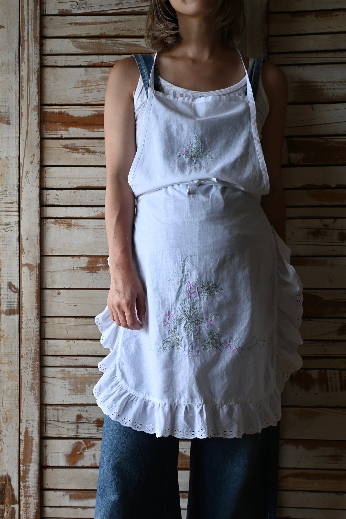 EURO Embroidery frill apron/GREEN×PINK