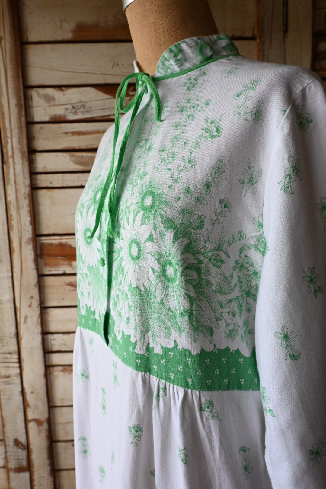 70's flower long dress/WHITE×GREEN