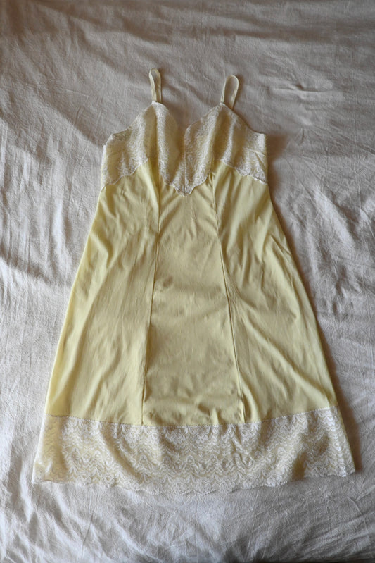Lace slip dress/YELLOW