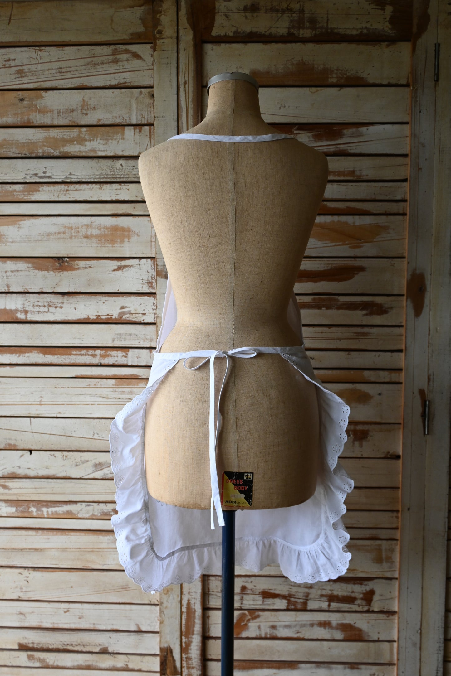 EURO Embroidery frill apron/GREEN×PINK