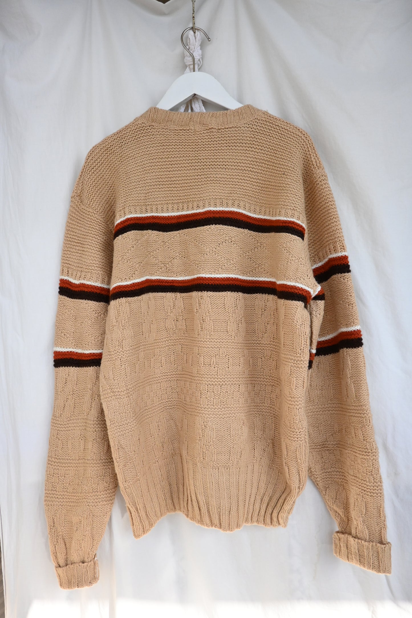 Line knit sweater/BEIGE